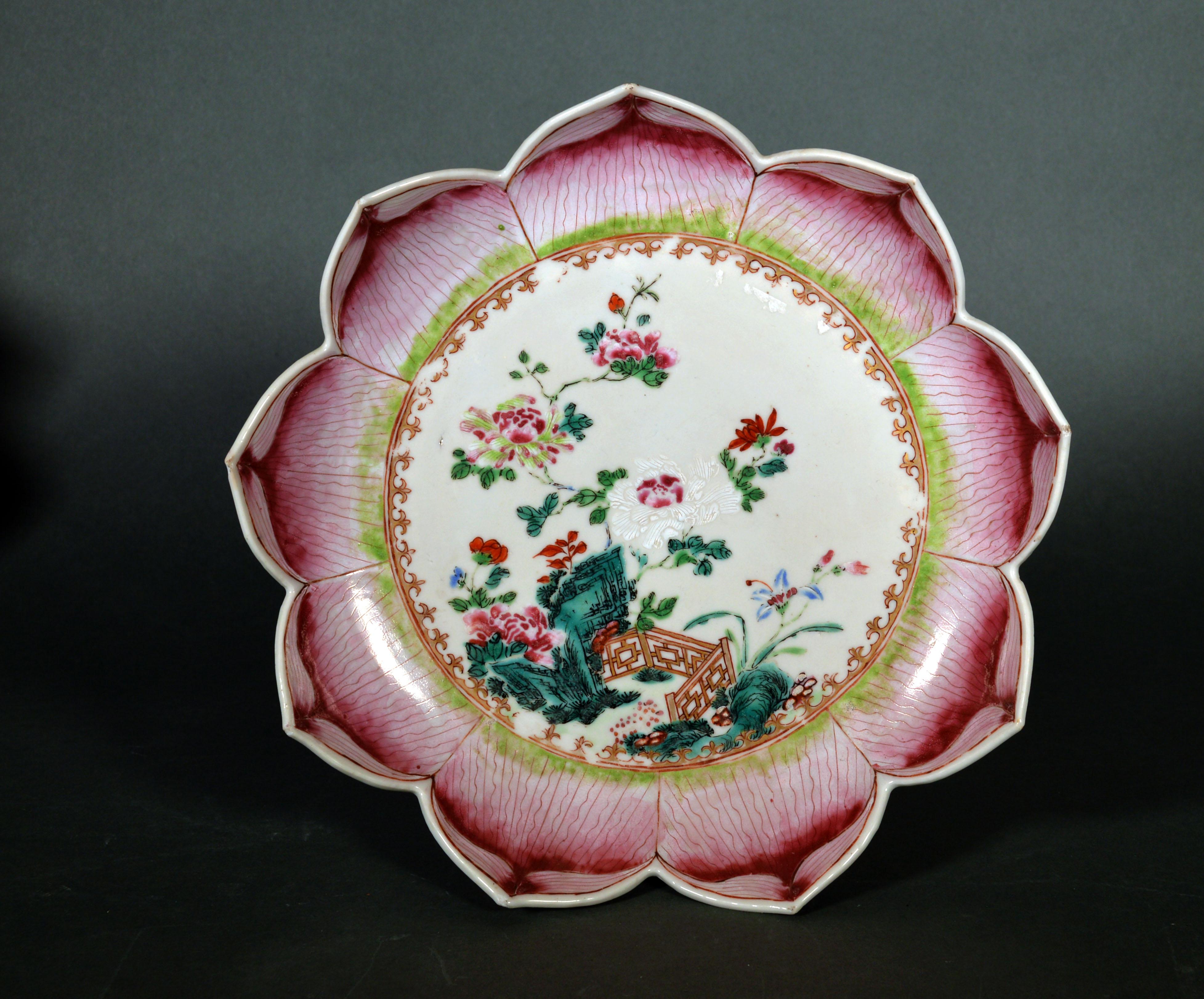18th Century 18th-century Chinese Export Porcelain Lotus Leaf Shaped Dishes