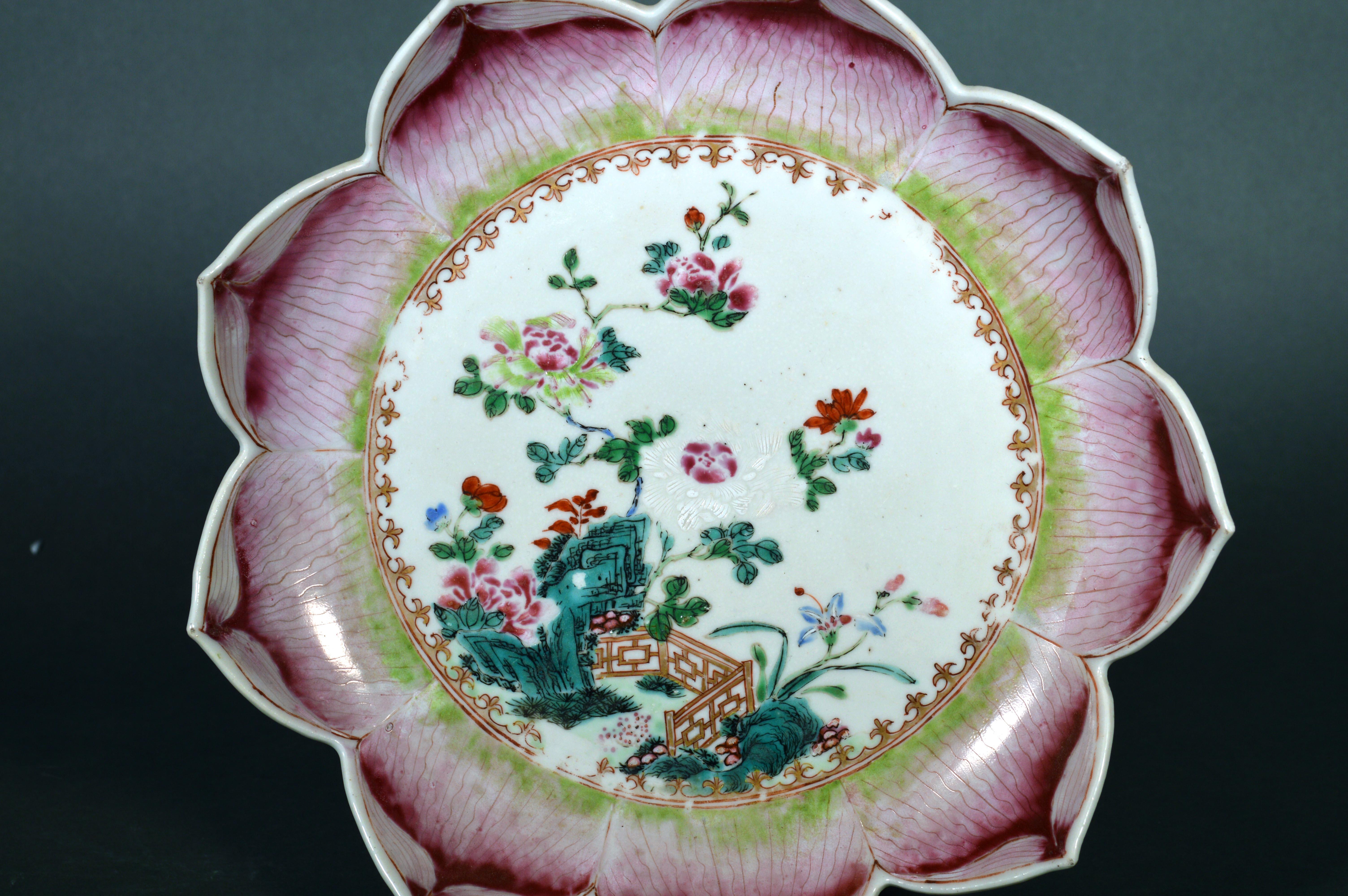 18th-century Chinese Export Porcelain Lotus Leaf Shaped Dishes 1