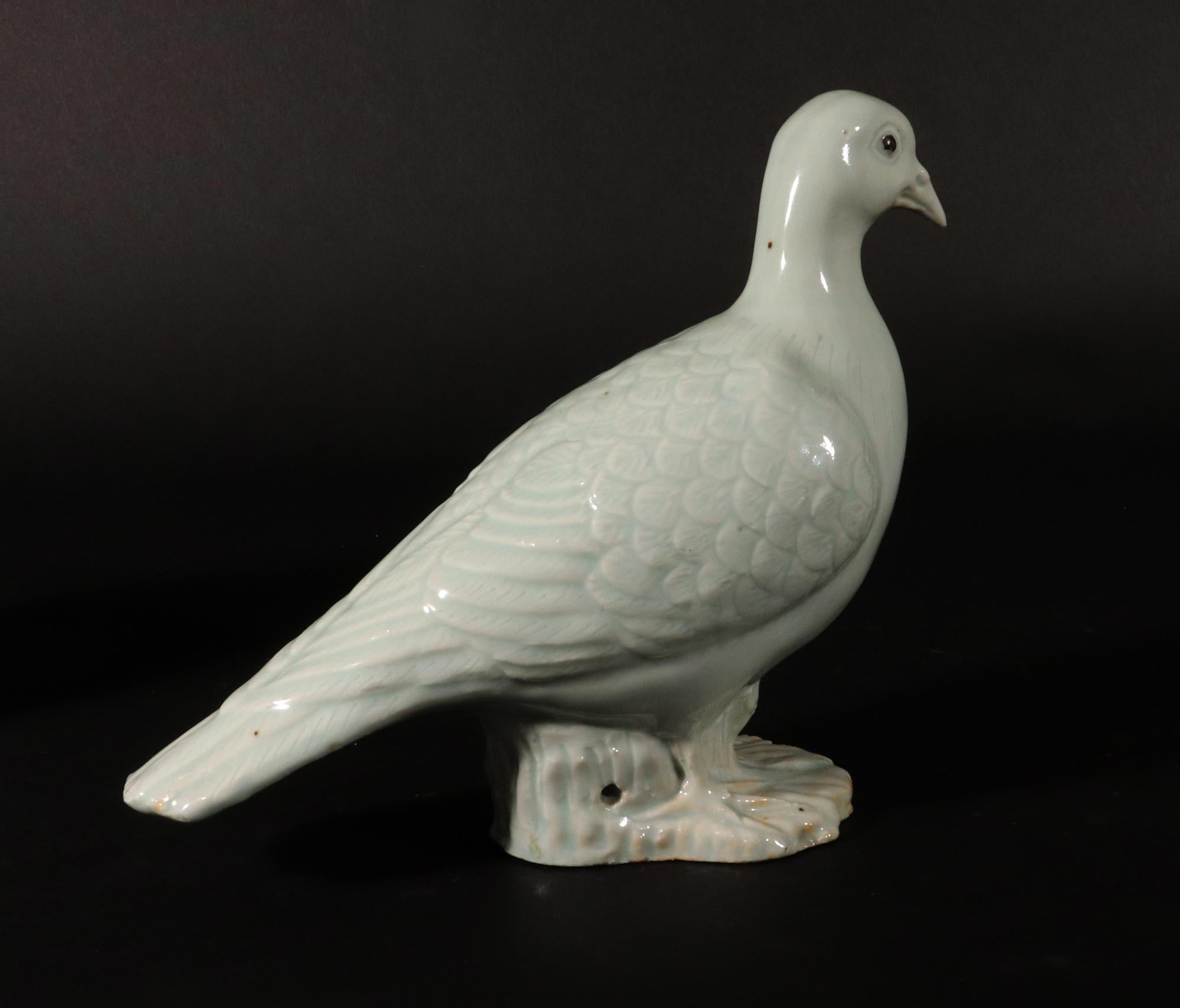 18th Century Chinese Export Porcelain Models of White Doves For Sale