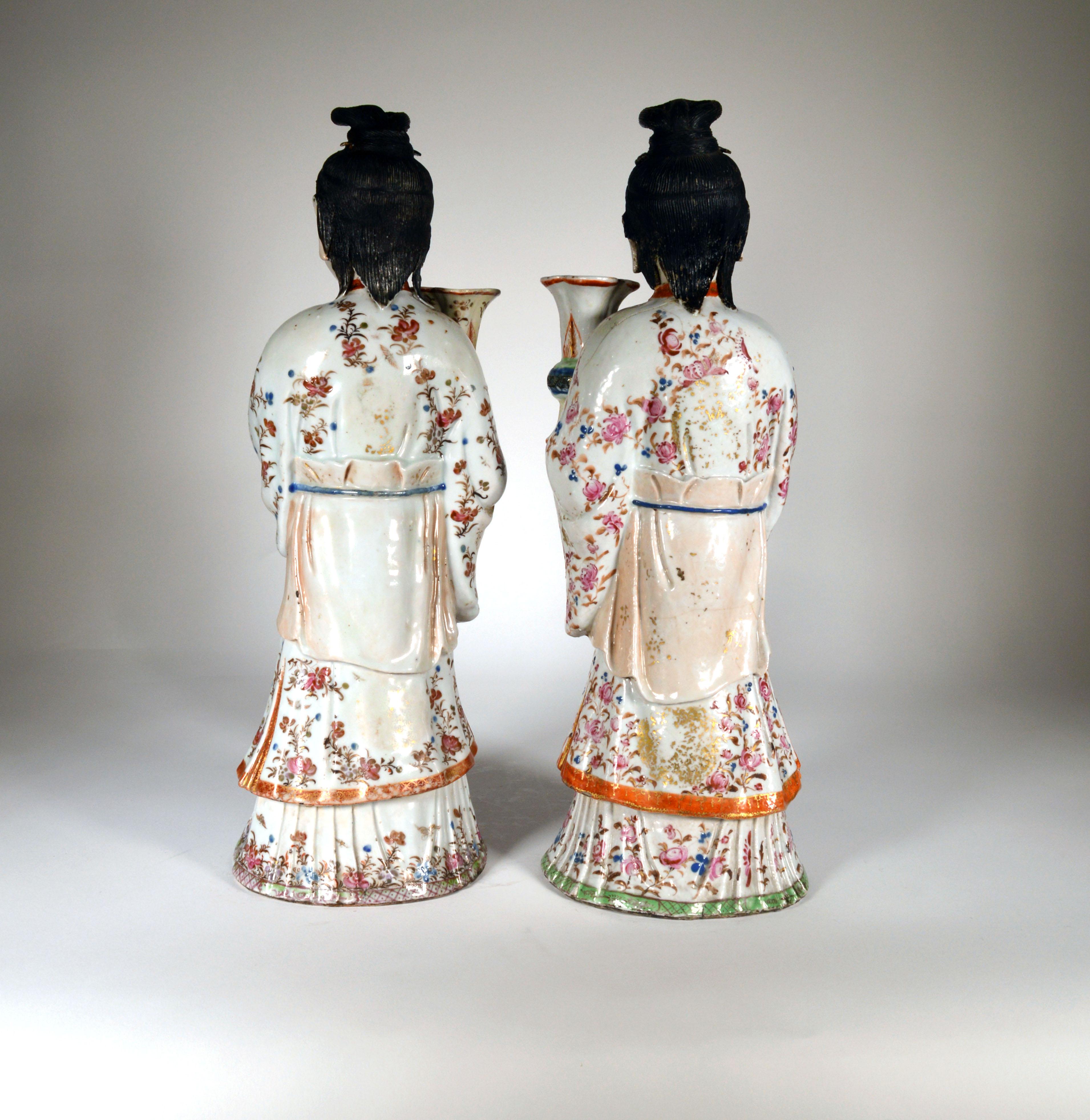 18th-century Chinese Export Porcelain Pair of Court Maiden Candlesticks For Sale 12