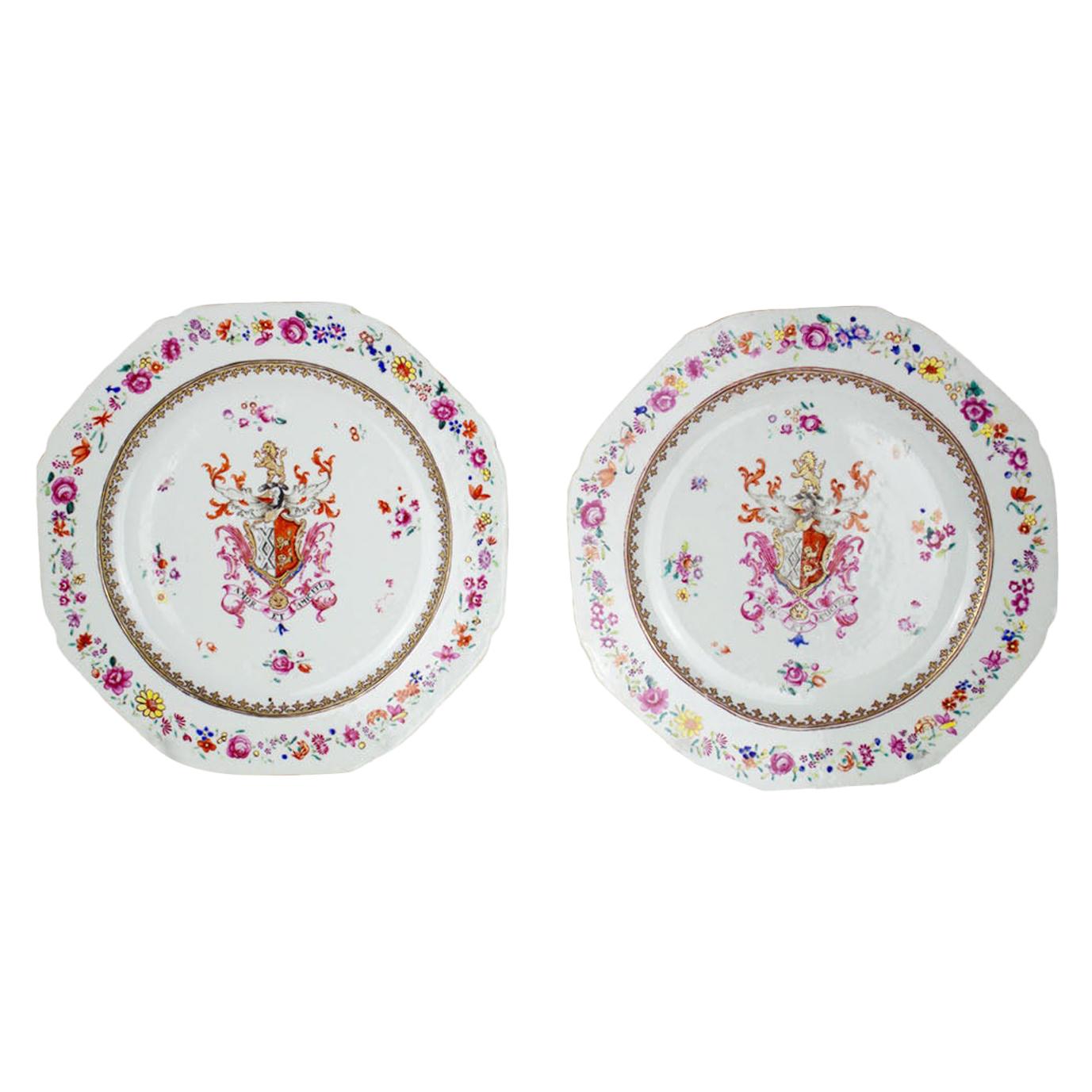Chinese Export Porcelain Pair of Dishes, Qianlong, 1736-1795 For Sale