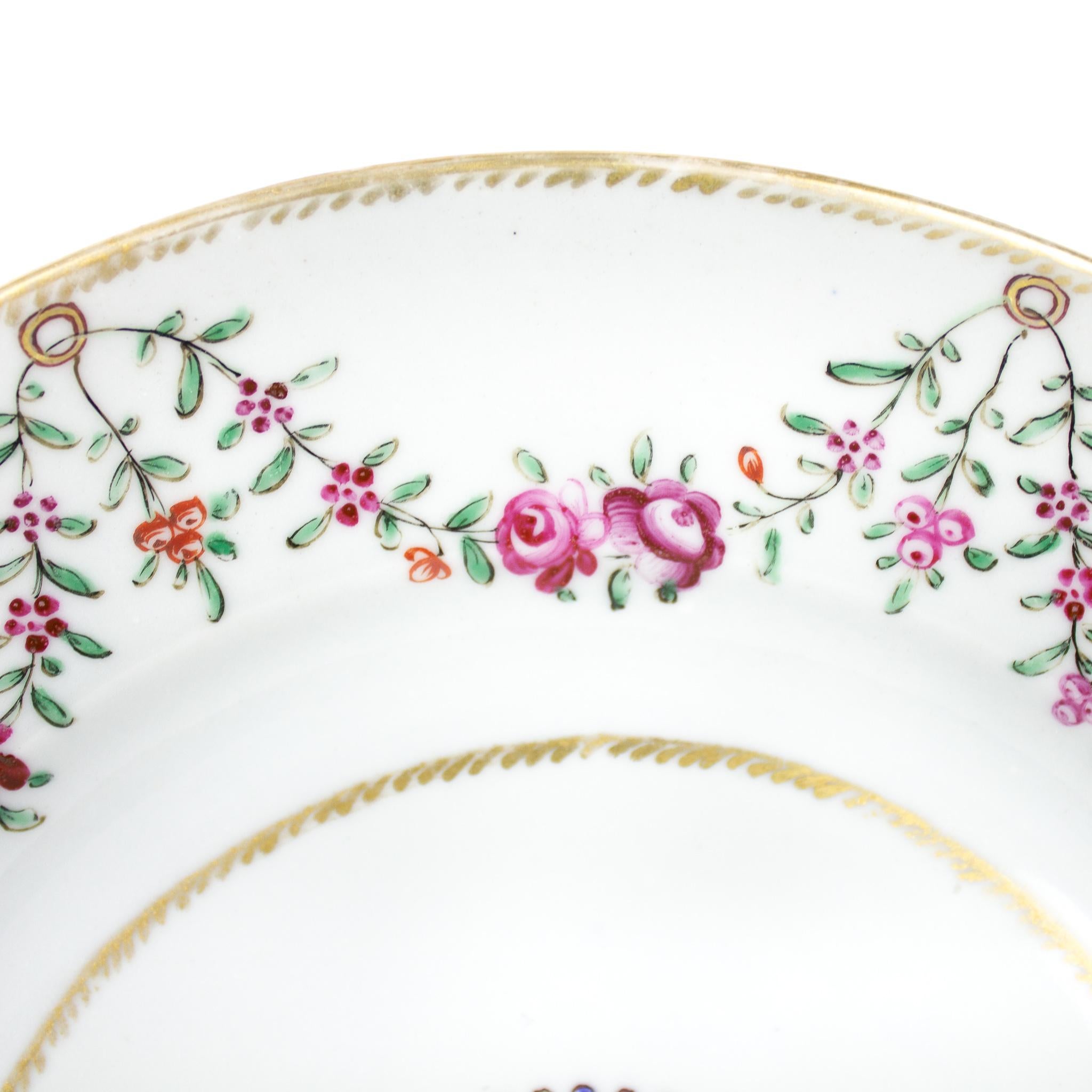 Chinese Export Porcelain Pair of Emblazoned Dishes, Qianlong, '1736-1795' For Sale 1