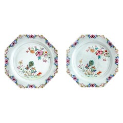 Chinese Export Porcelain Pair of Octagonal Plates, Qianlong '1736-1795'