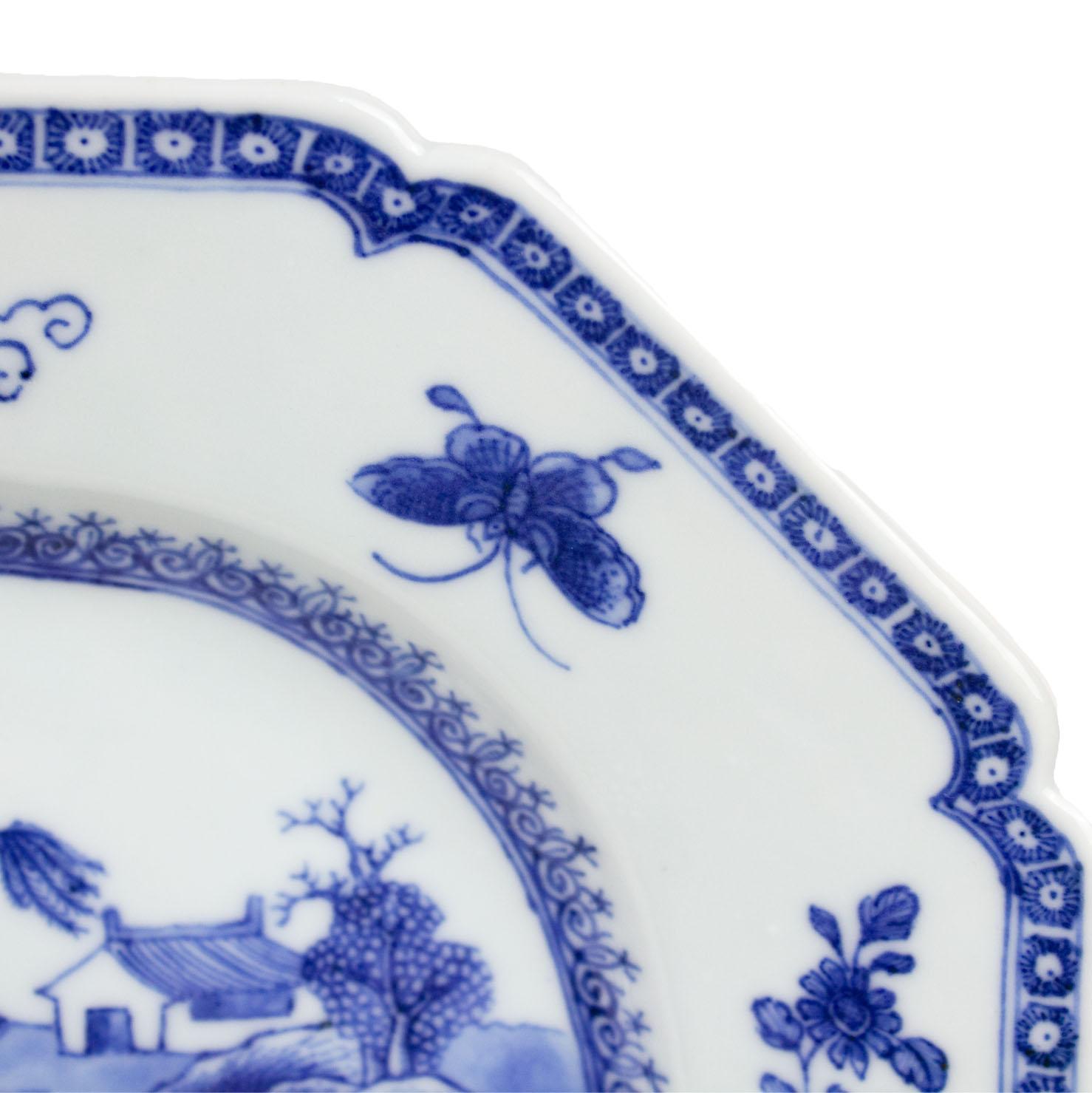 Chinese Export Porcelain Pair of Octogonal Platters, Qianlong '1736-1795' For Sale 1