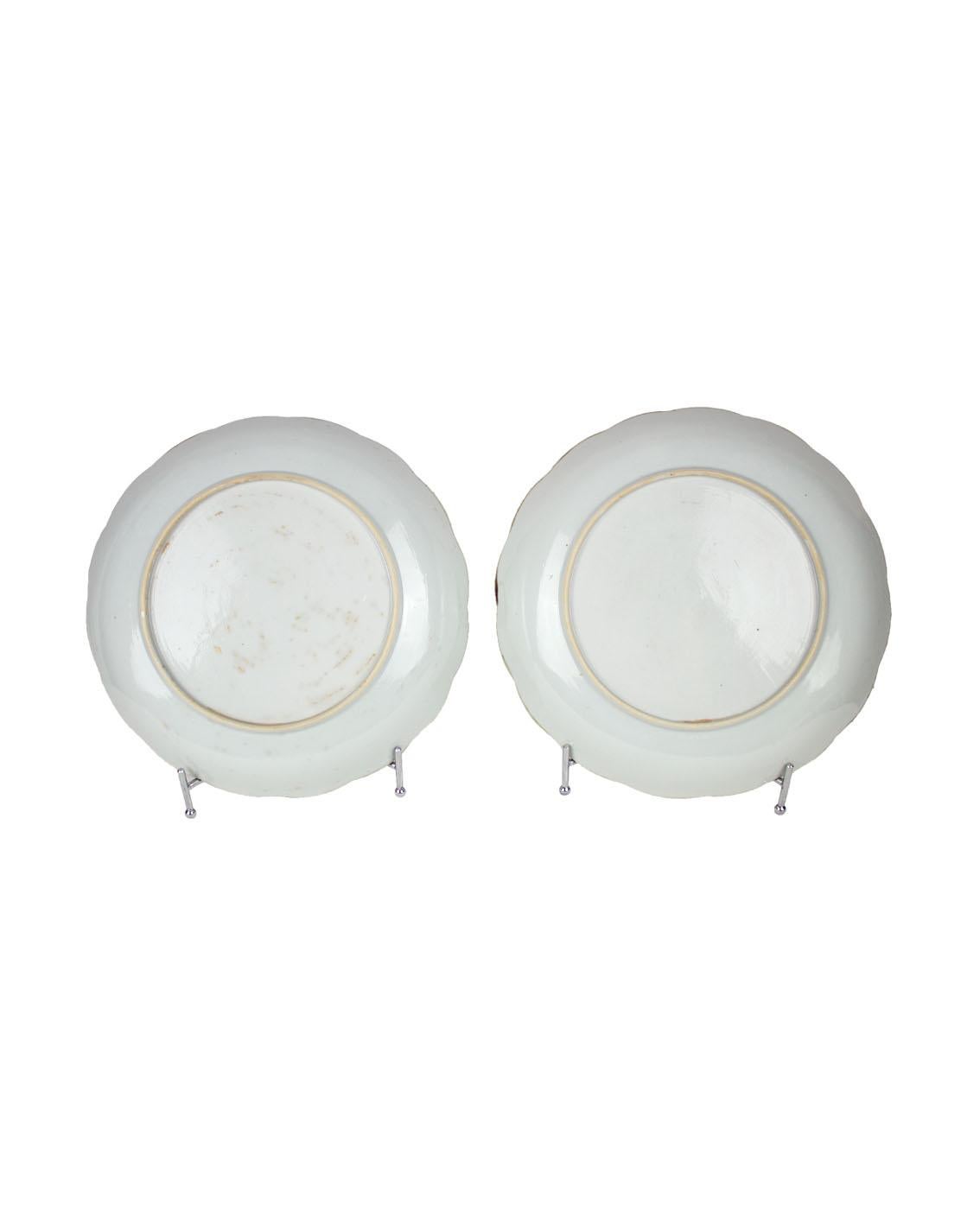 Chinese Export Porcelain Pair of Saucers, Qianlong, 1736-1795 For Sale 6