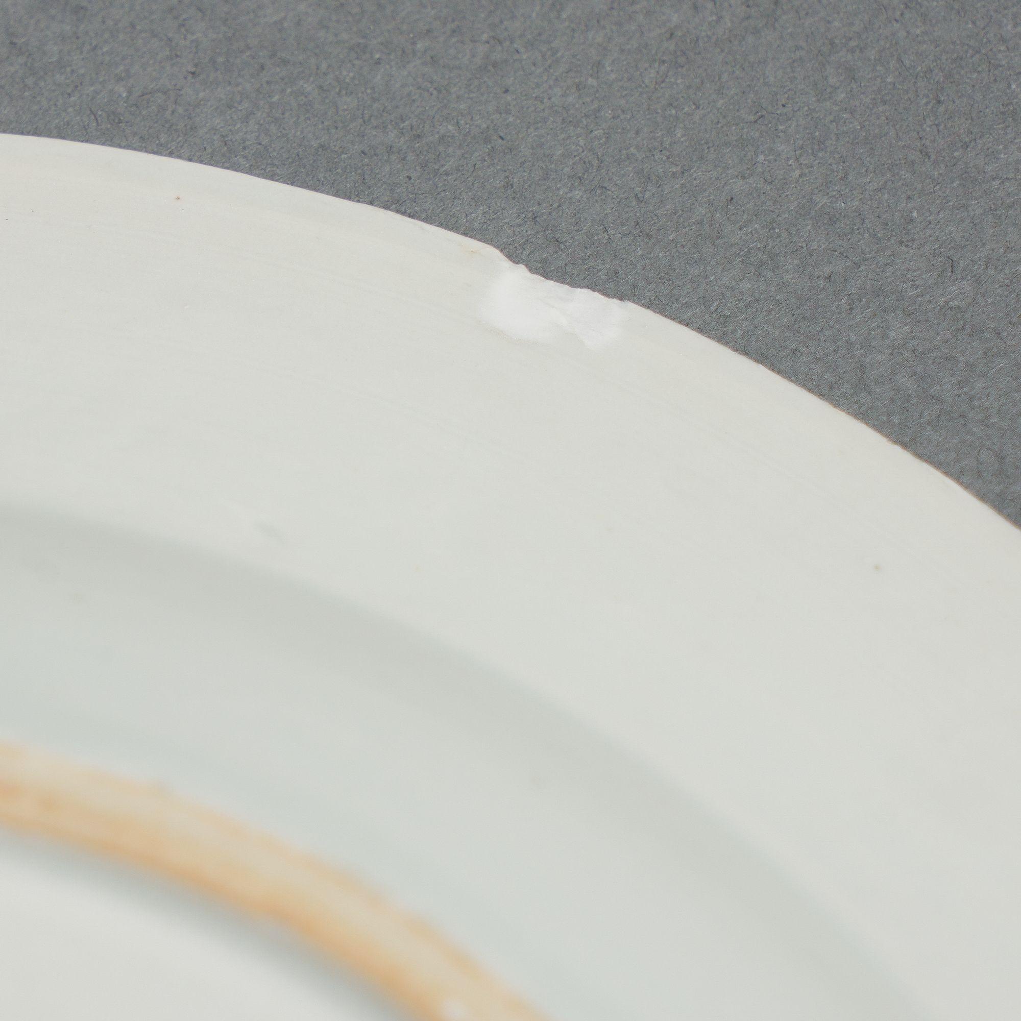 Plato de porcelana china de exportación decorado en azul cobalto bajo vidriado, años 1750 siglo XVIII en venta