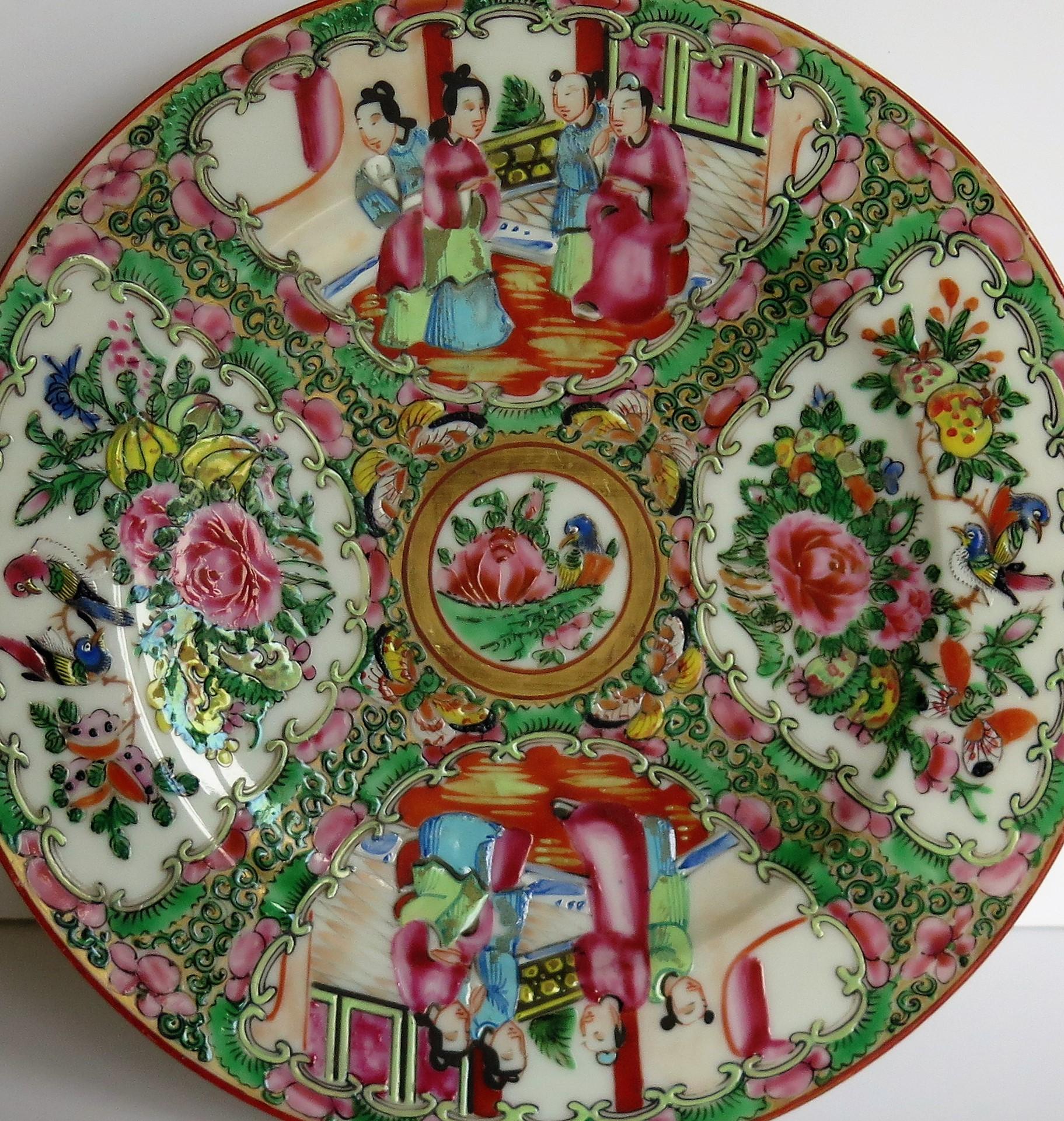 Chinese Export Porcelain Plate Rose Medallion Hand Painted, Qing, circa 1870 In Good Condition In Lincoln, Lincolnshire