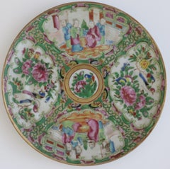 Piatto di porcellana cinese da esportazione con medaglione di rose dipinto a mano, Qing, circa 1875