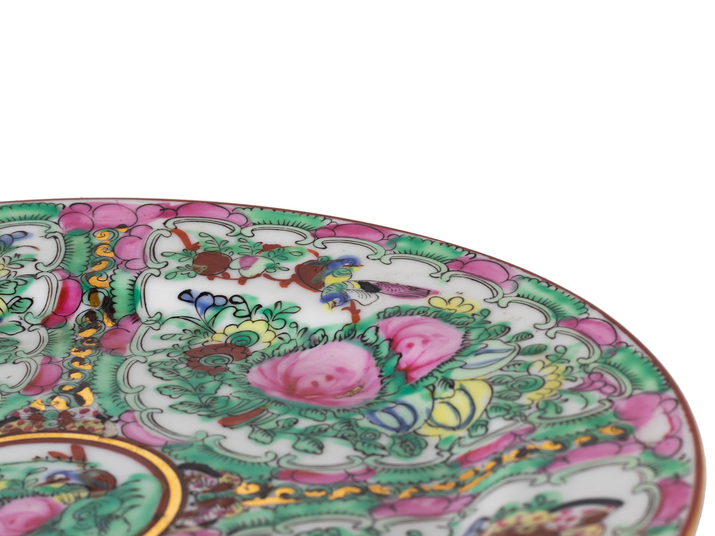 Plat en porcelaine d'exportation chinoise de Macao, 20e siècle Bon état - En vente à Lisbon, PT