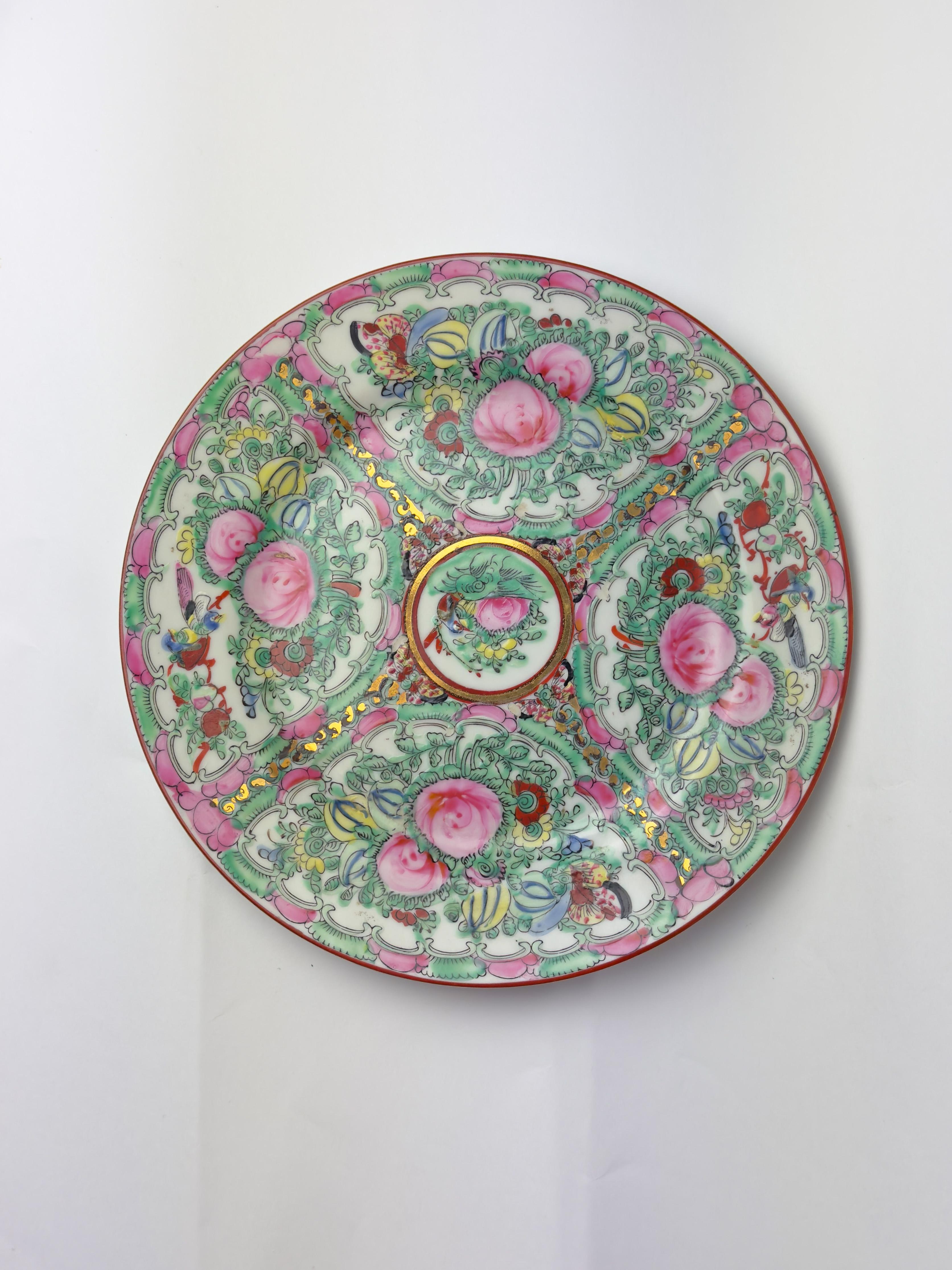 20ième siècle Plat en porcelaine d'exportation chinoise de Macao, 20e siècle en vente