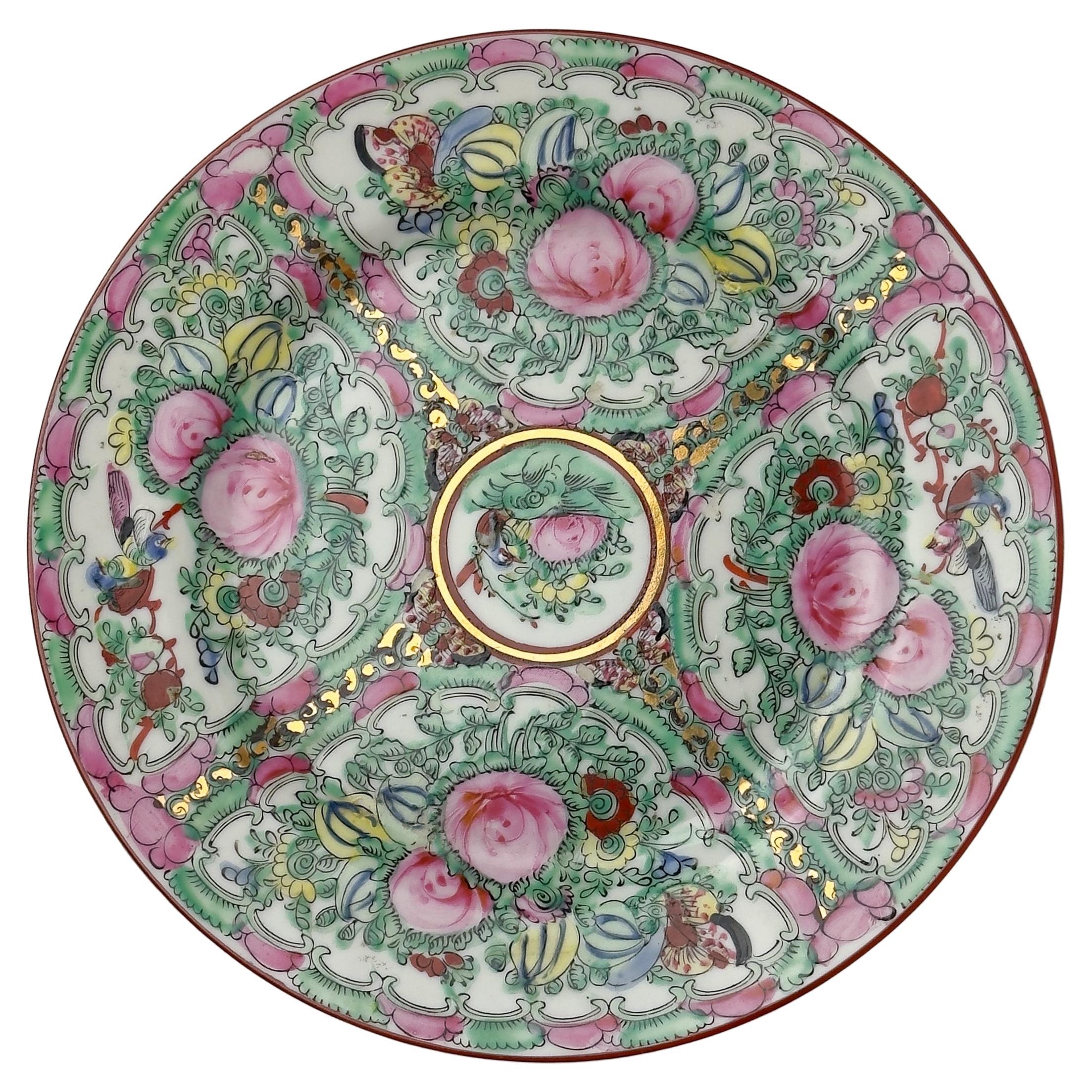 Plat en porcelaine d
exportation chinoise de Macao, 20e siècle