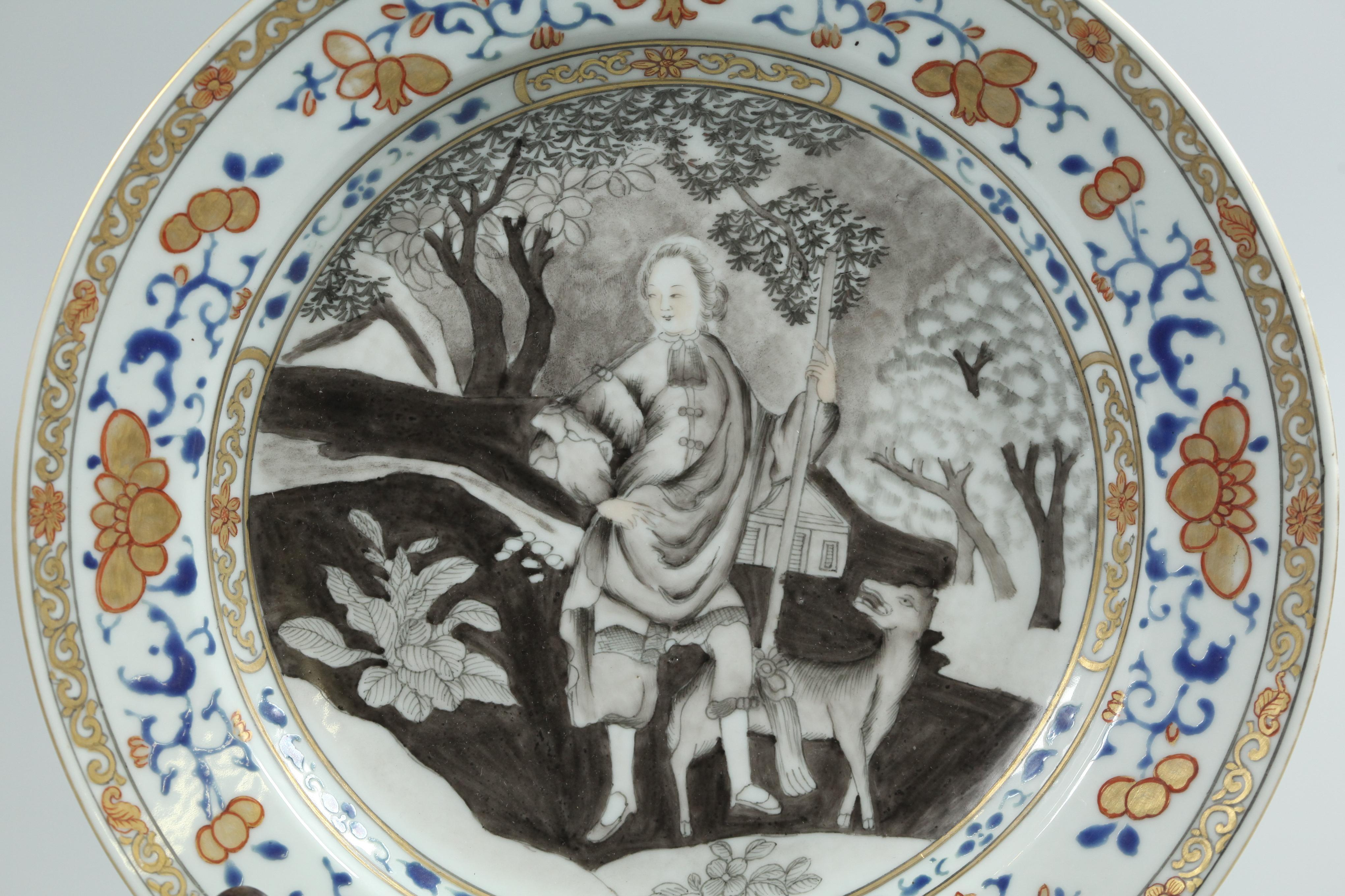 Chinese Export Porcelain Portrait Plate, 18th Century In Good Condition For Sale In New York, NY