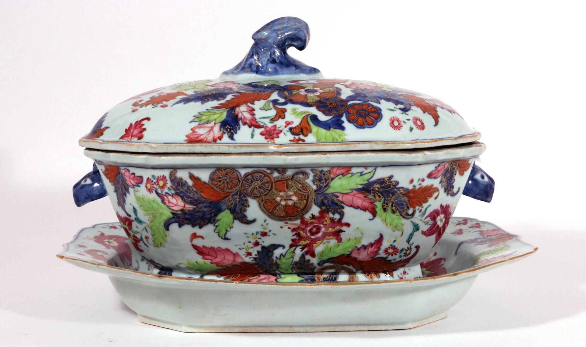 Chinese Export Porcelain Pseudo Tobacco Leaf Soup Tureen, Cover, and Stand 1