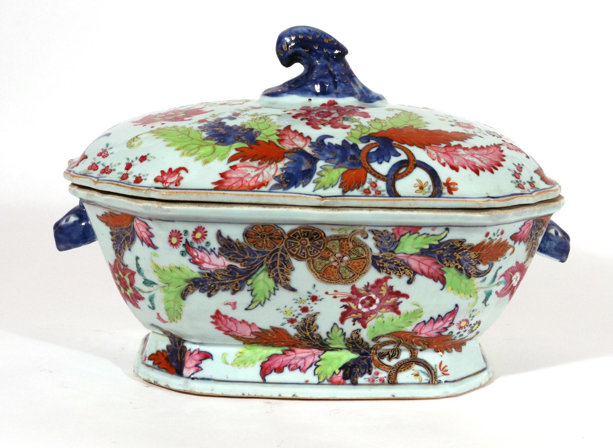 Chinese Export Porcelain Pseudo Tobacco Leaf Soup Tureen, Cover, and Stand 2