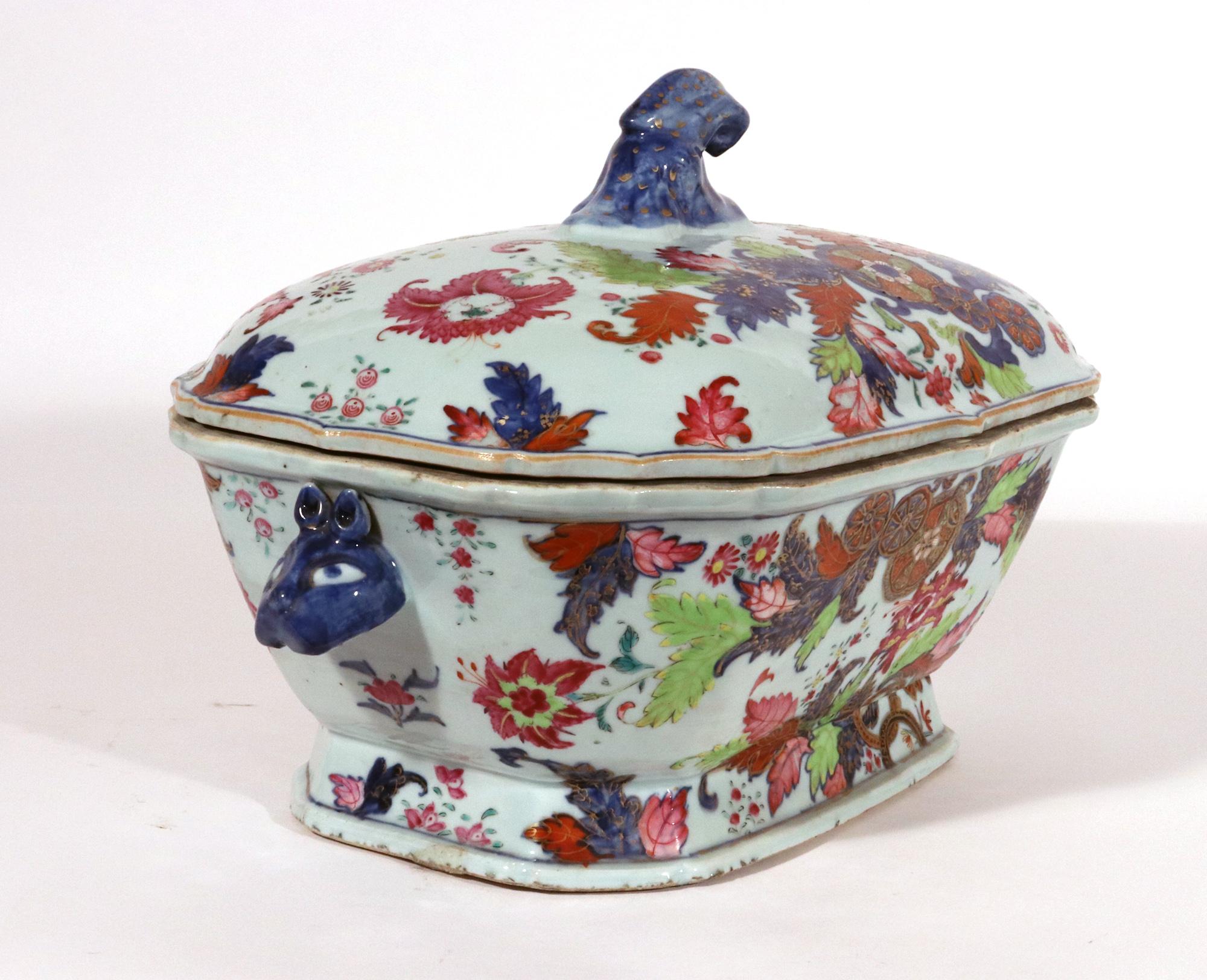 Chinese Export Porcelain Pseudo Tobacco Leaf Soup Tureen, Cover, and Stand 4