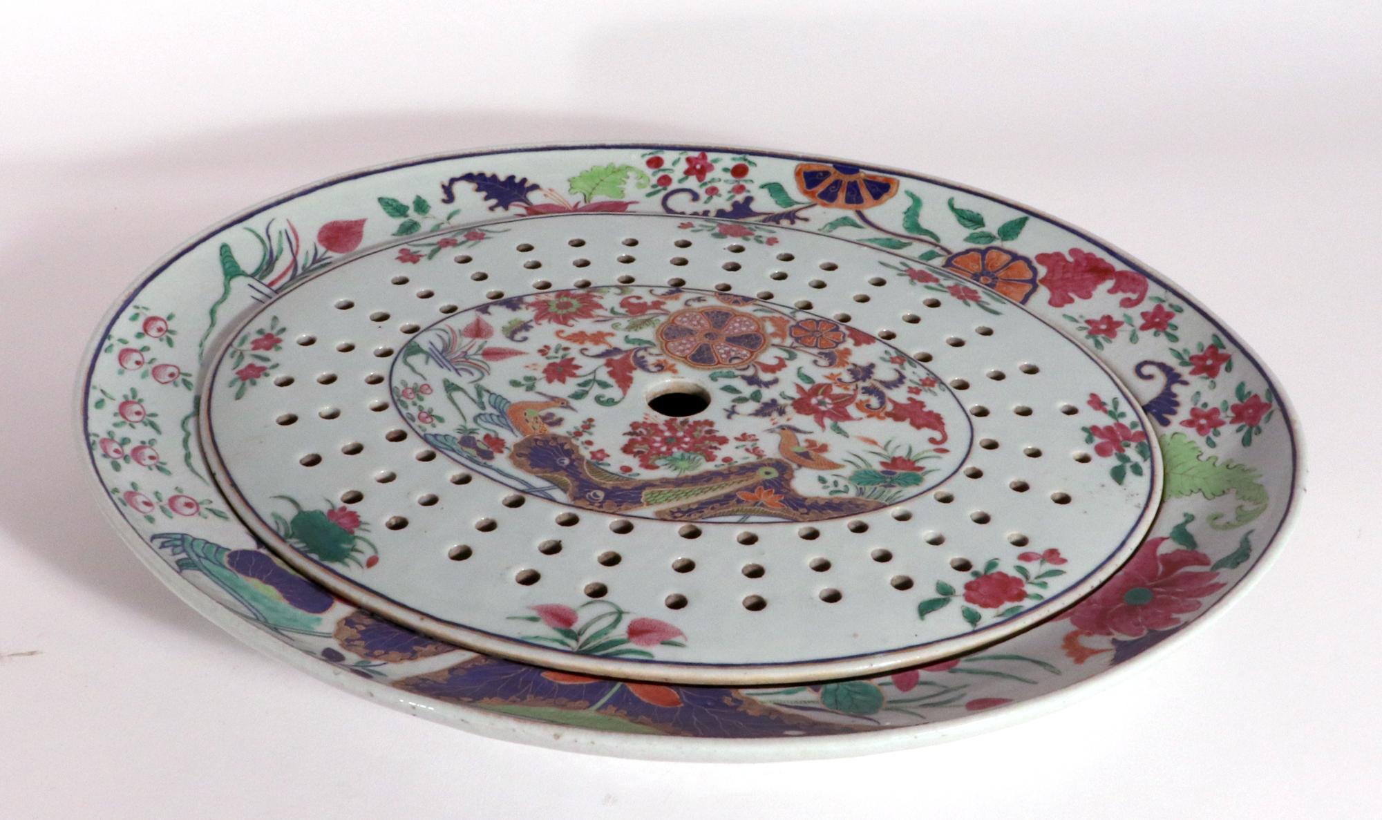 Chinese Export Porcelain Pseudo Tobacco Leaf With Ducks Large Dish and Drainer For Sale 4