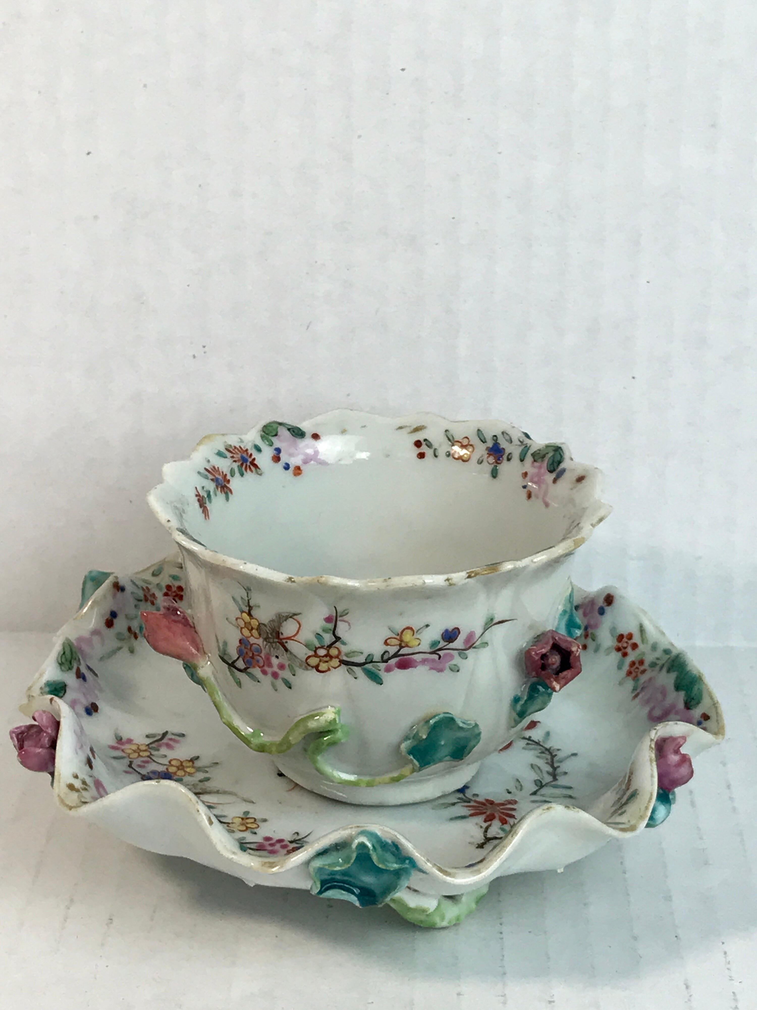Chinese Export Porcelain Qianlong Lotus Cup and Saucer 7