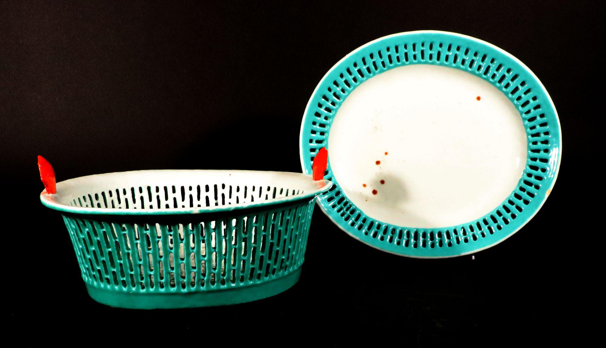 Chinese Export Porcelain Rare Turquoise Fruit Baskets & Stands- a Pair For Sale 4