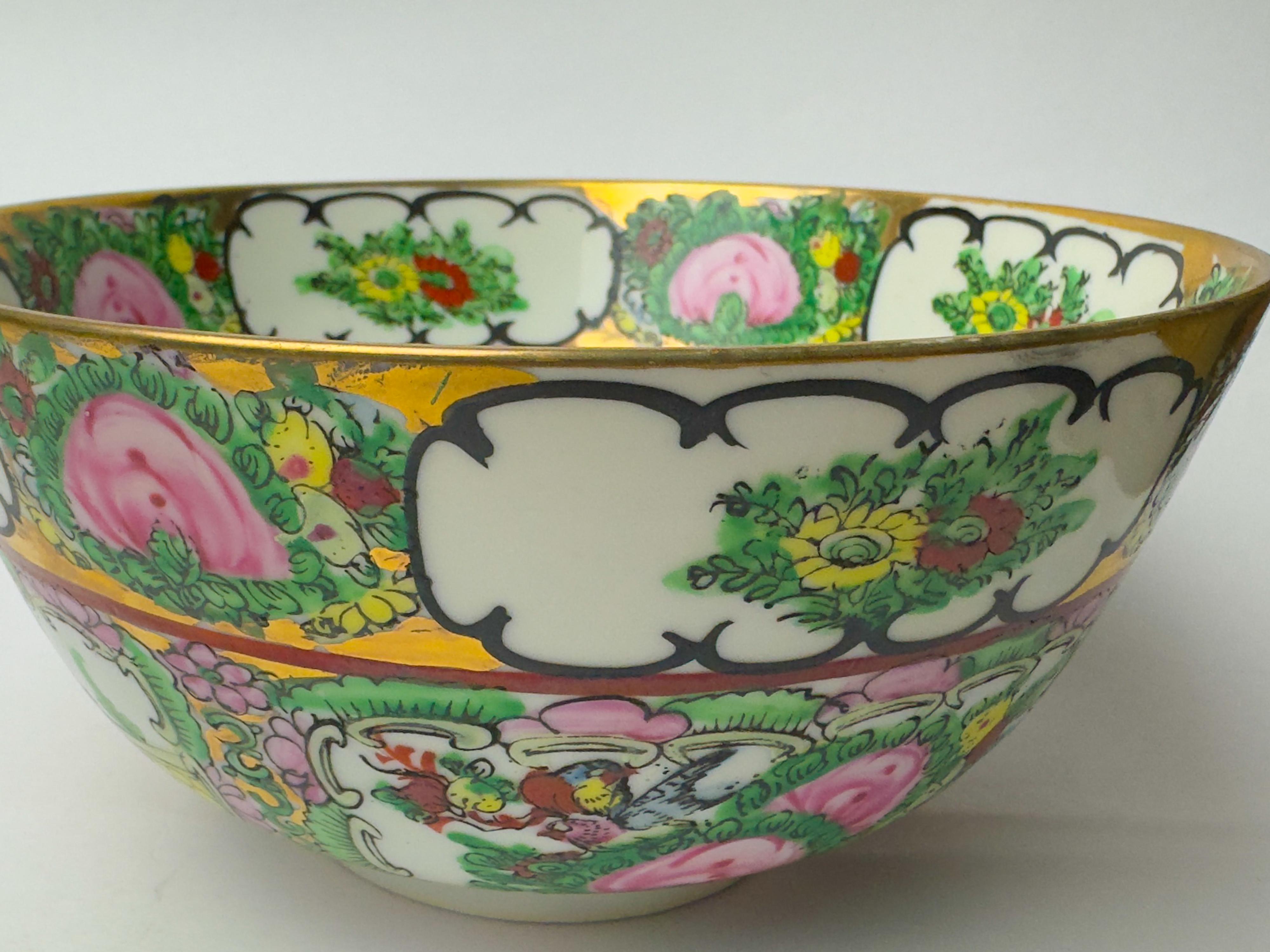 Bol à riz en porcelaine chinoise, Macao, 20e siècle en vente 2