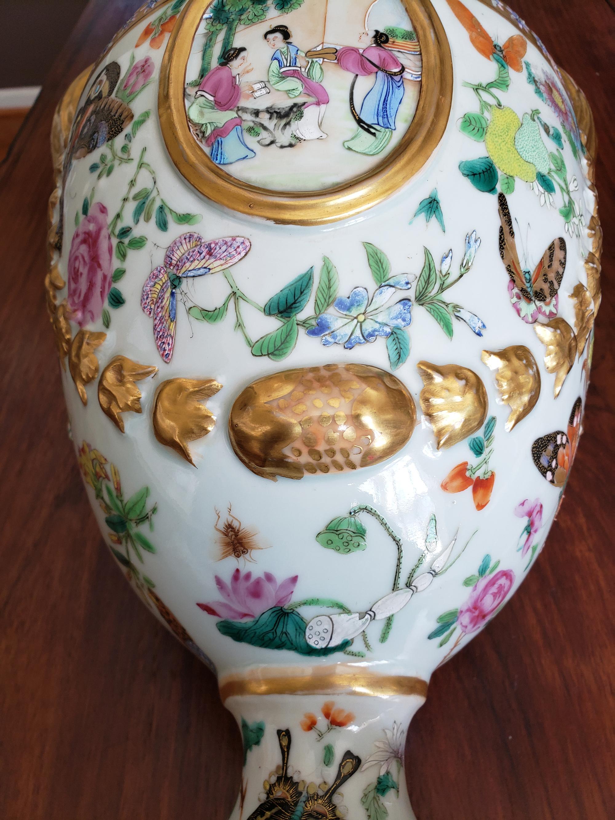 Chinese Export Porcelain Rose Mandarin Pistol-Handled Urns and Covers In Good Condition In Downingtown, PA