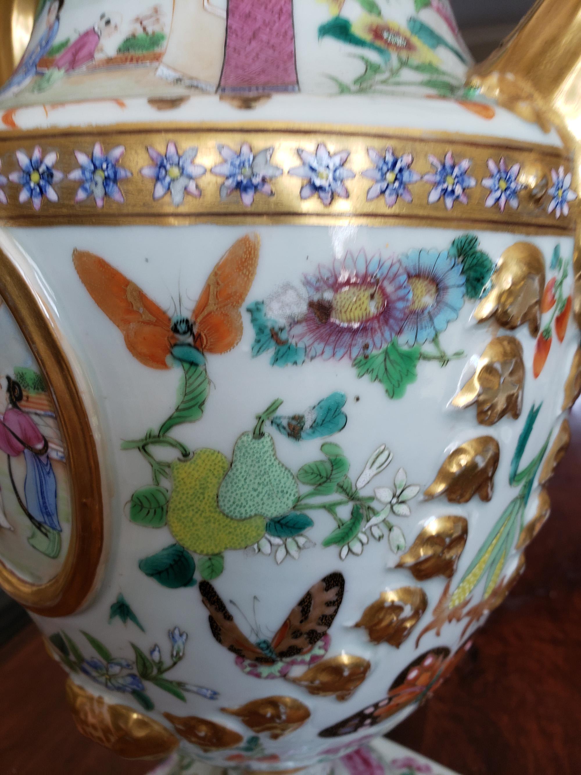 Chinese Export Porcelain Rose Mandarin Pistol-Handled Urns and Covers 2
