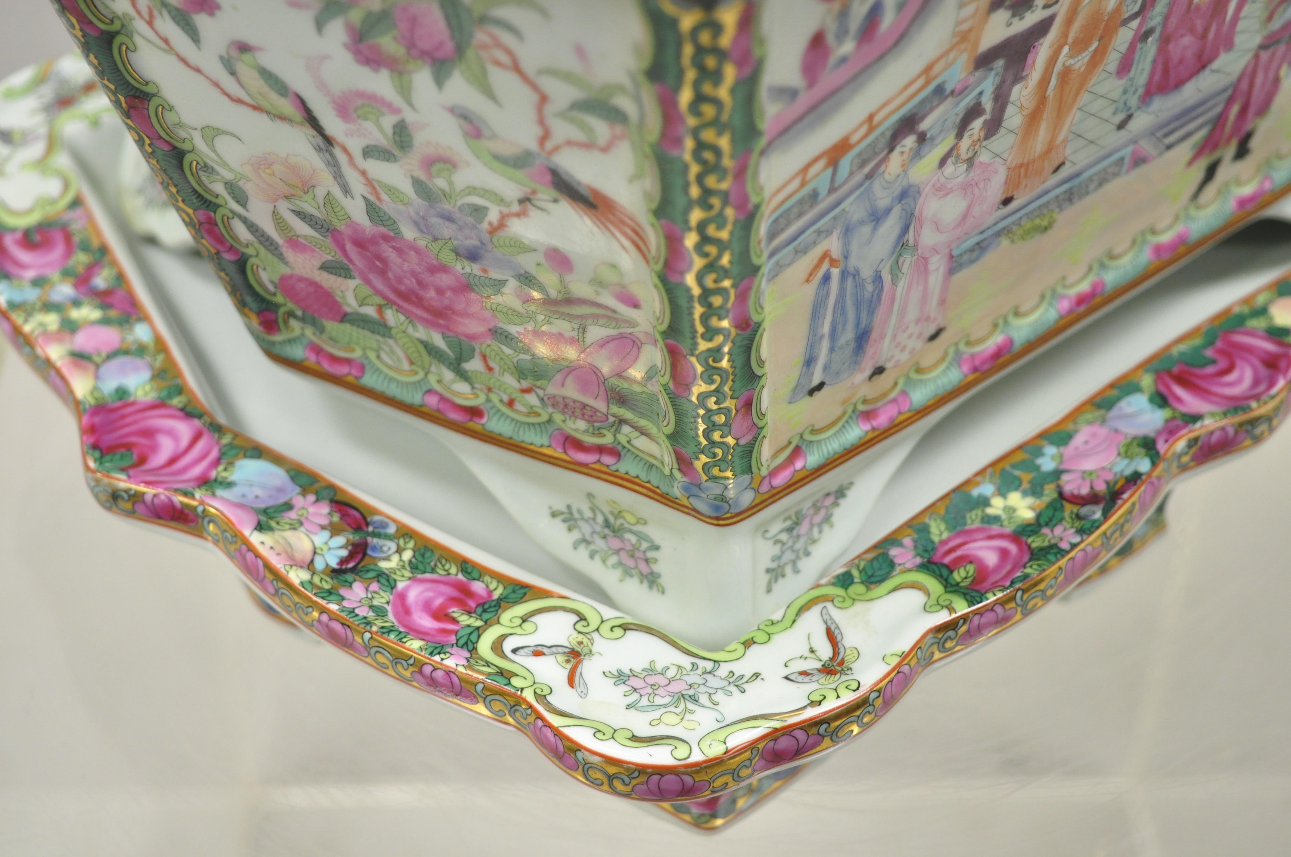 Chinese Export Porcelain Rose Medallion Jardinière Planter Under Plate Tray 3
