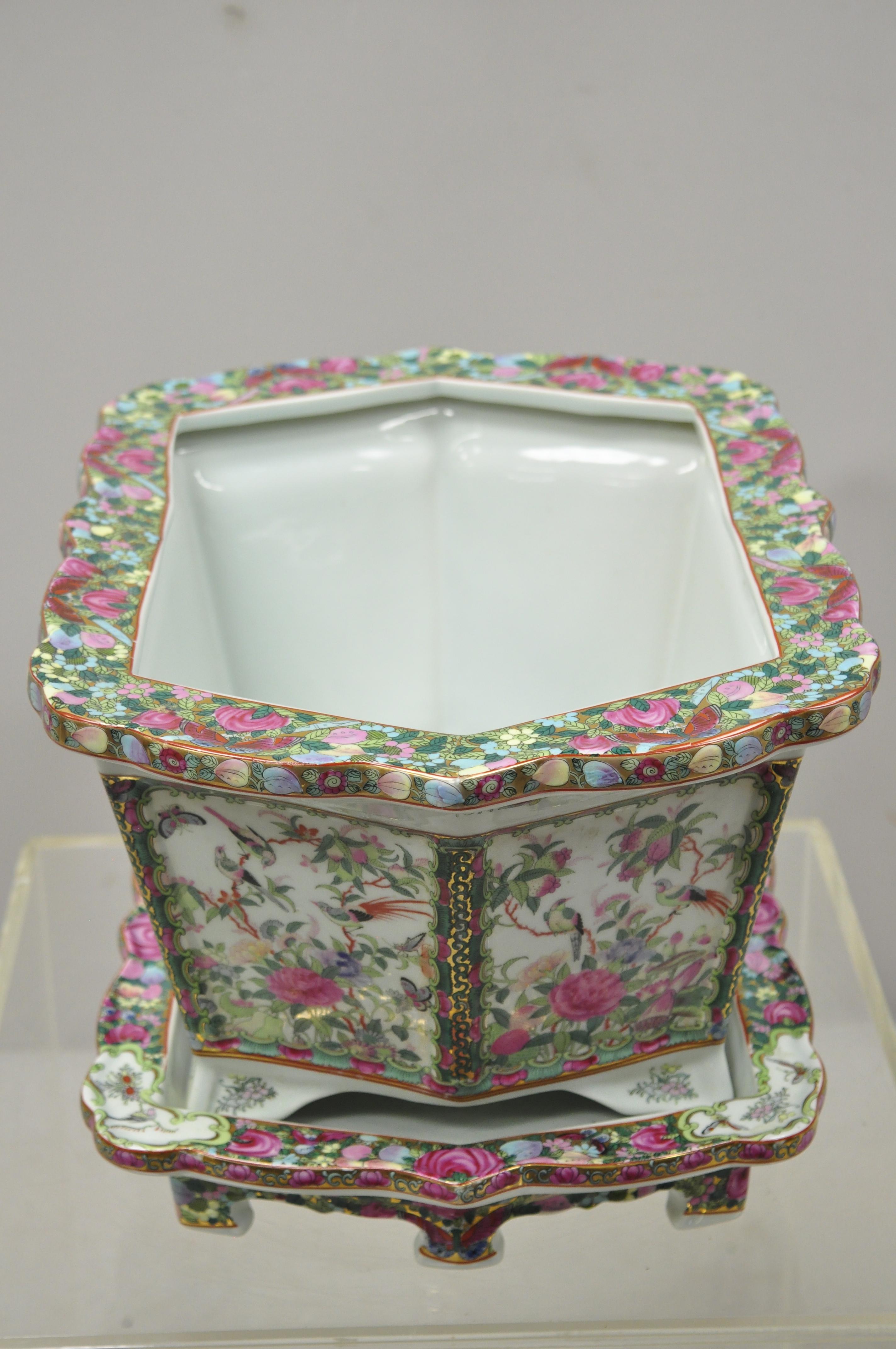 Chinese Export Porcelain Rose Medallion Jardinière Planter Under Plate Tray In Good Condition In Philadelphia, PA