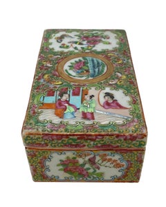 Chinese Export Porcelain Rose Medallion Brush Box with Bats, Canton, circa 1870