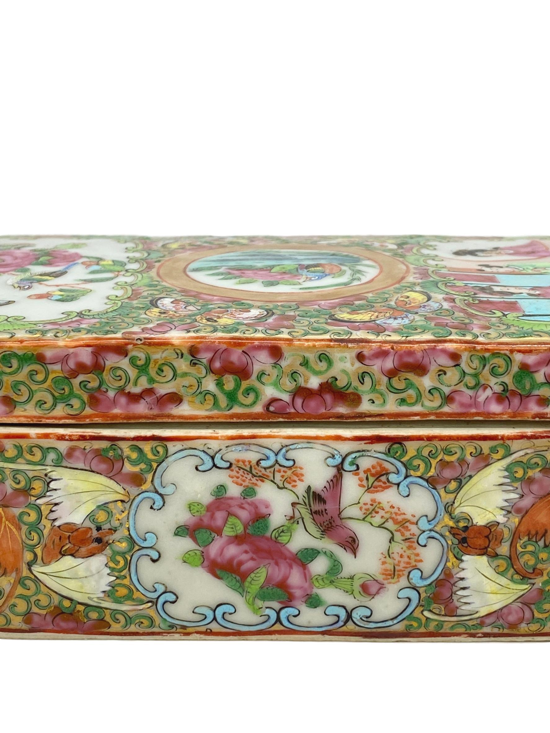 Chinese Export Porcelain Rose Medallion Brush Box with Bats, Canton, circa 1870 2