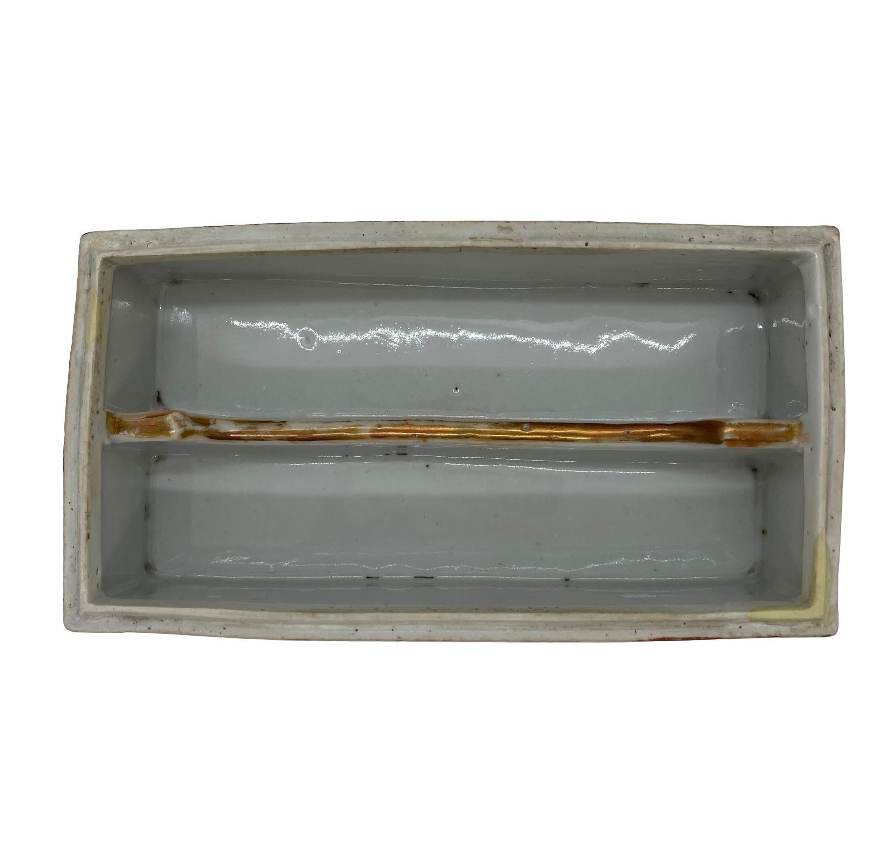 Chinese Export Porcelain Rose Medallion Brush Box with Bats, Canton, circa 1870 3