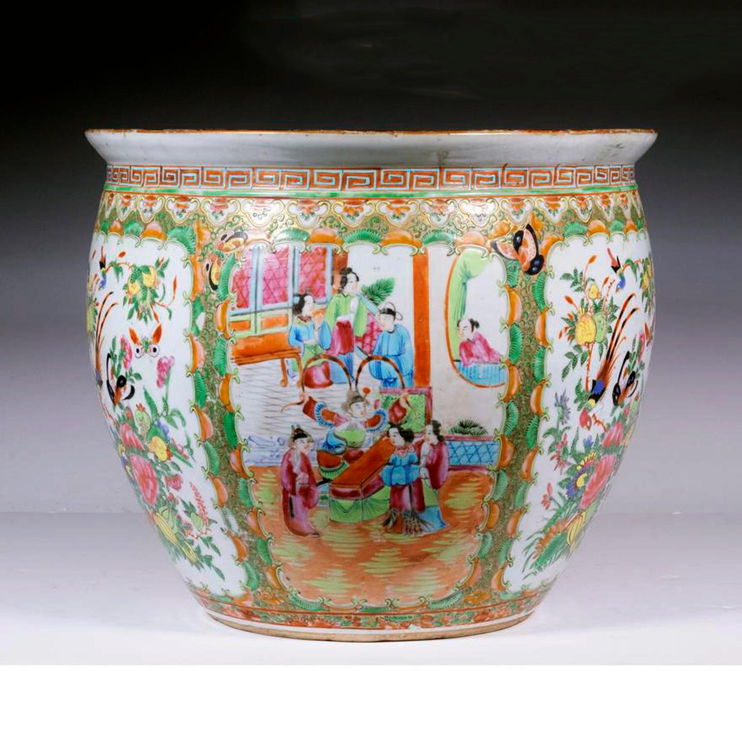 Chinese Export Porcelain Rose Medallion Fish Bowl or Jardiniere In Good Condition In Downingtown, PA