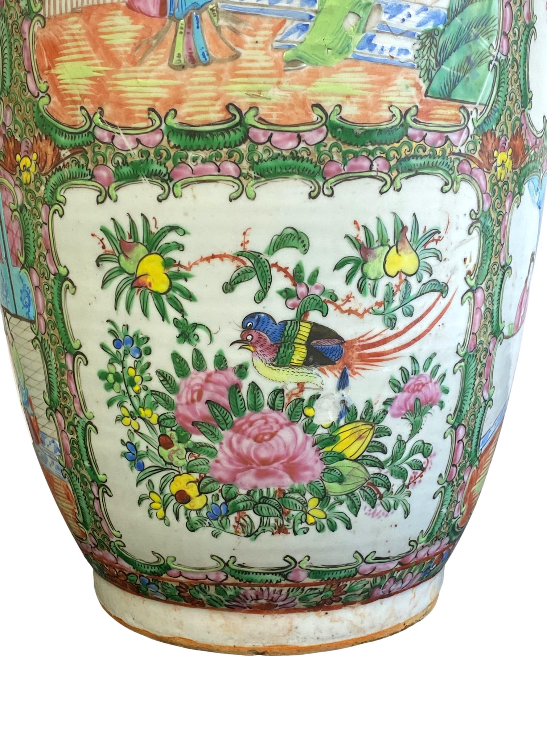 Chinesische Export-Porzellan-Vase mit Rosenmedaillon, Kanton, um 1900 im Angebot 8