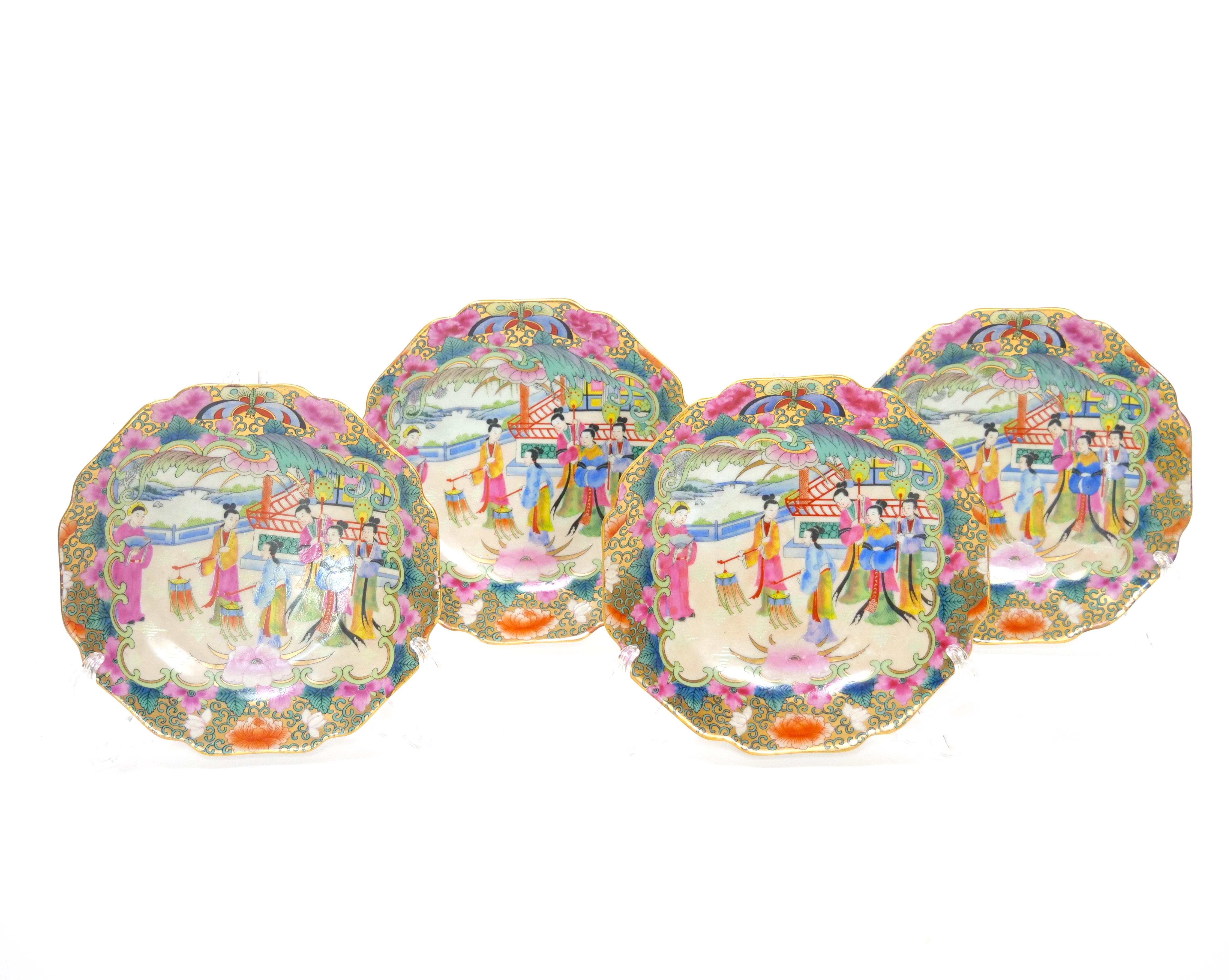 Plato de Porcelana China de Exportación Medallón de Rosas , Qing en Bueno estado para la venta en Tarry Town, NY