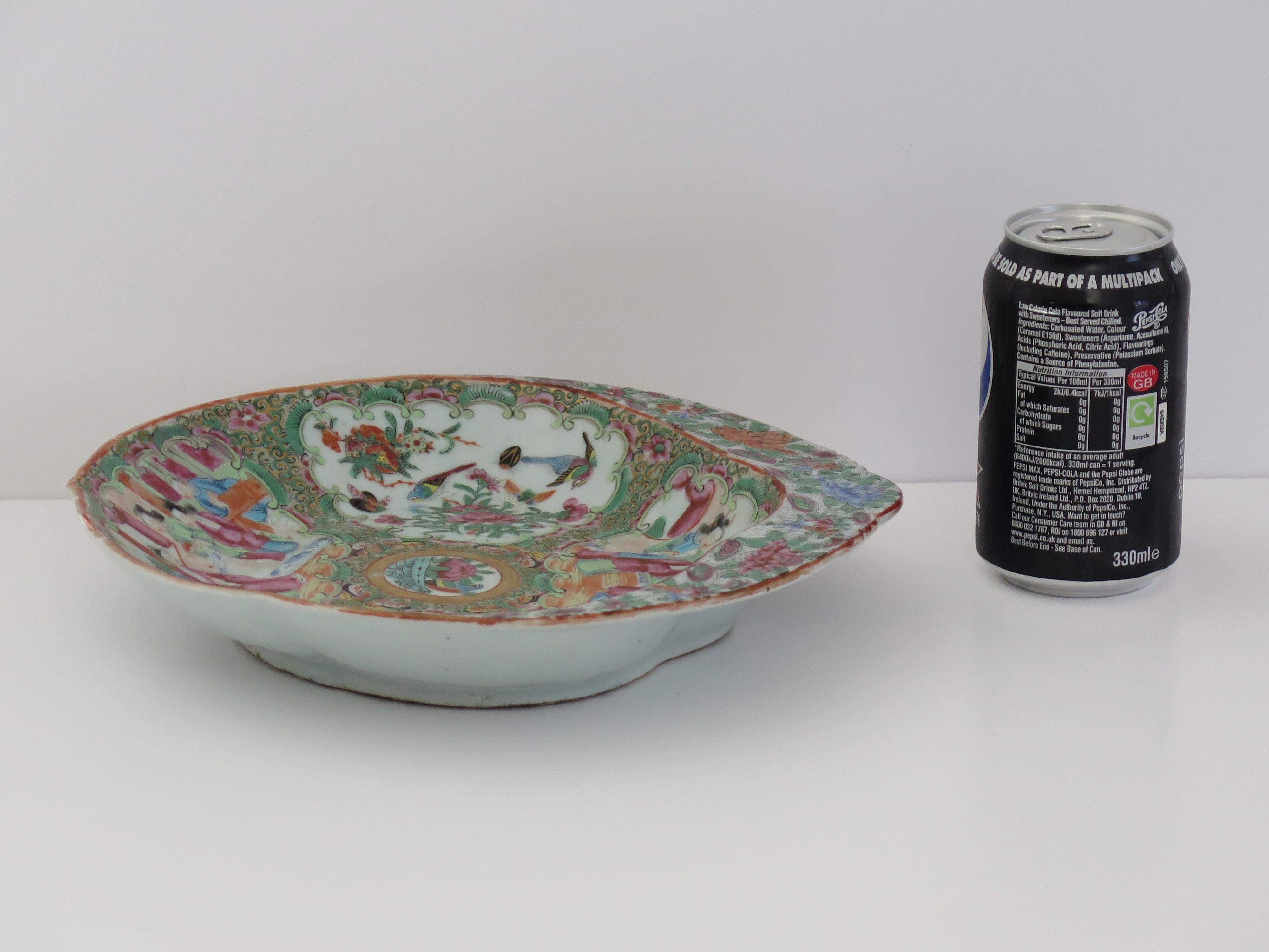 Chinese Export Porcelain Serving or Shrimp Dish Rose Medallion, Qing Ca 1810 12
