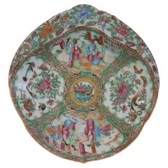 Vintage Chinese Export Porcelain Serving or Shrimp Dish Rose Medallion, Qing Ca 1810