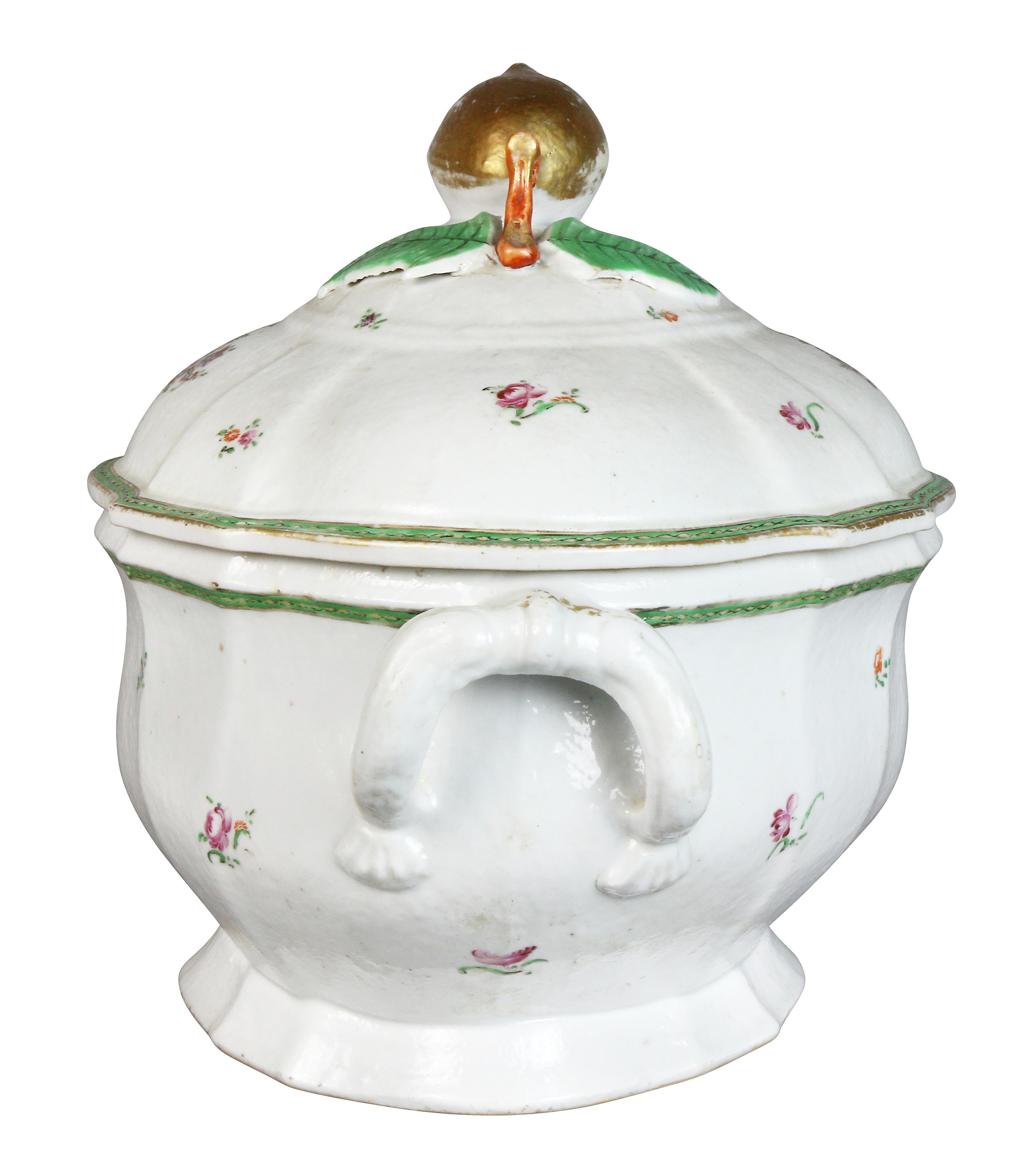 18th Century Chinese Export Porcelain Soup Tureen For Sale