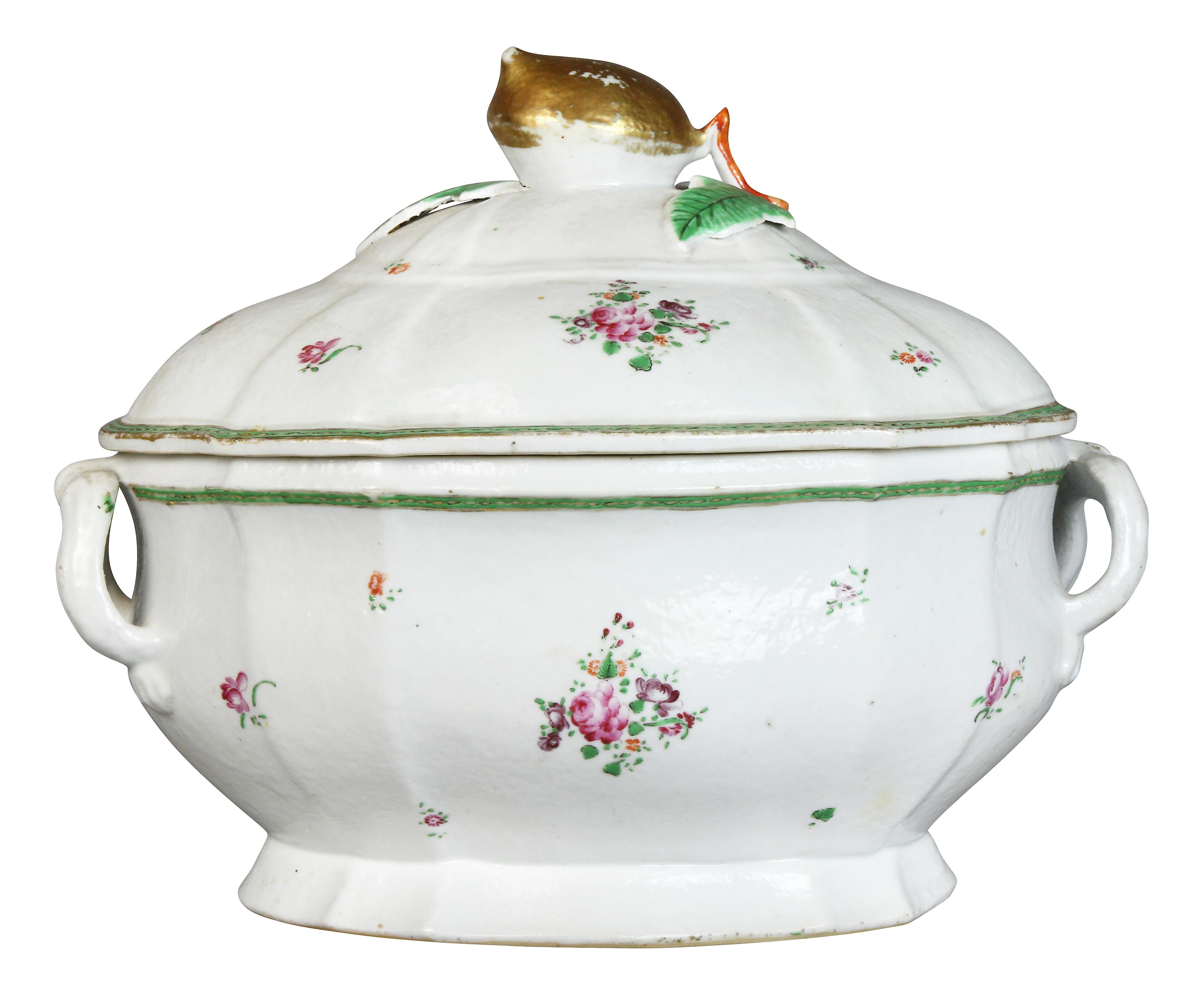 Chinese Export Porcelain Soup Tureen For Sale 3