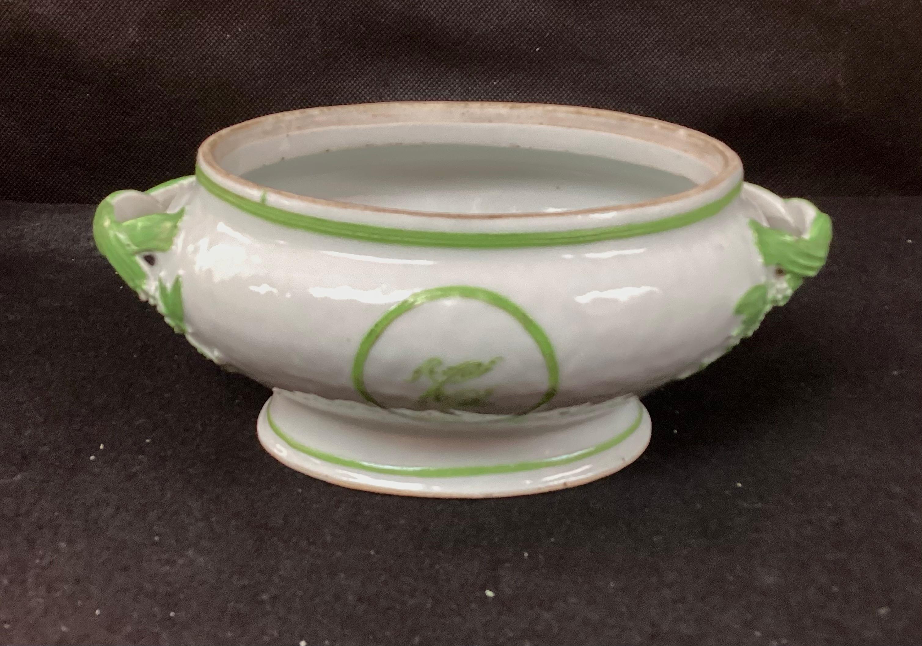 Sopera de porcelana china de exportación con tapa y bajoplato en Bueno estado para la venta en Bradenton, FL