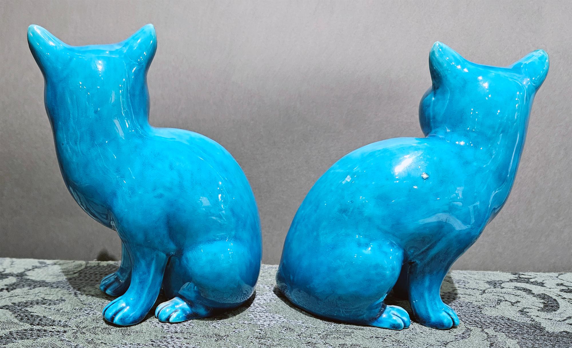 20th Century Chinese Export Porcelain Turquoise Pair of Cats For Sale