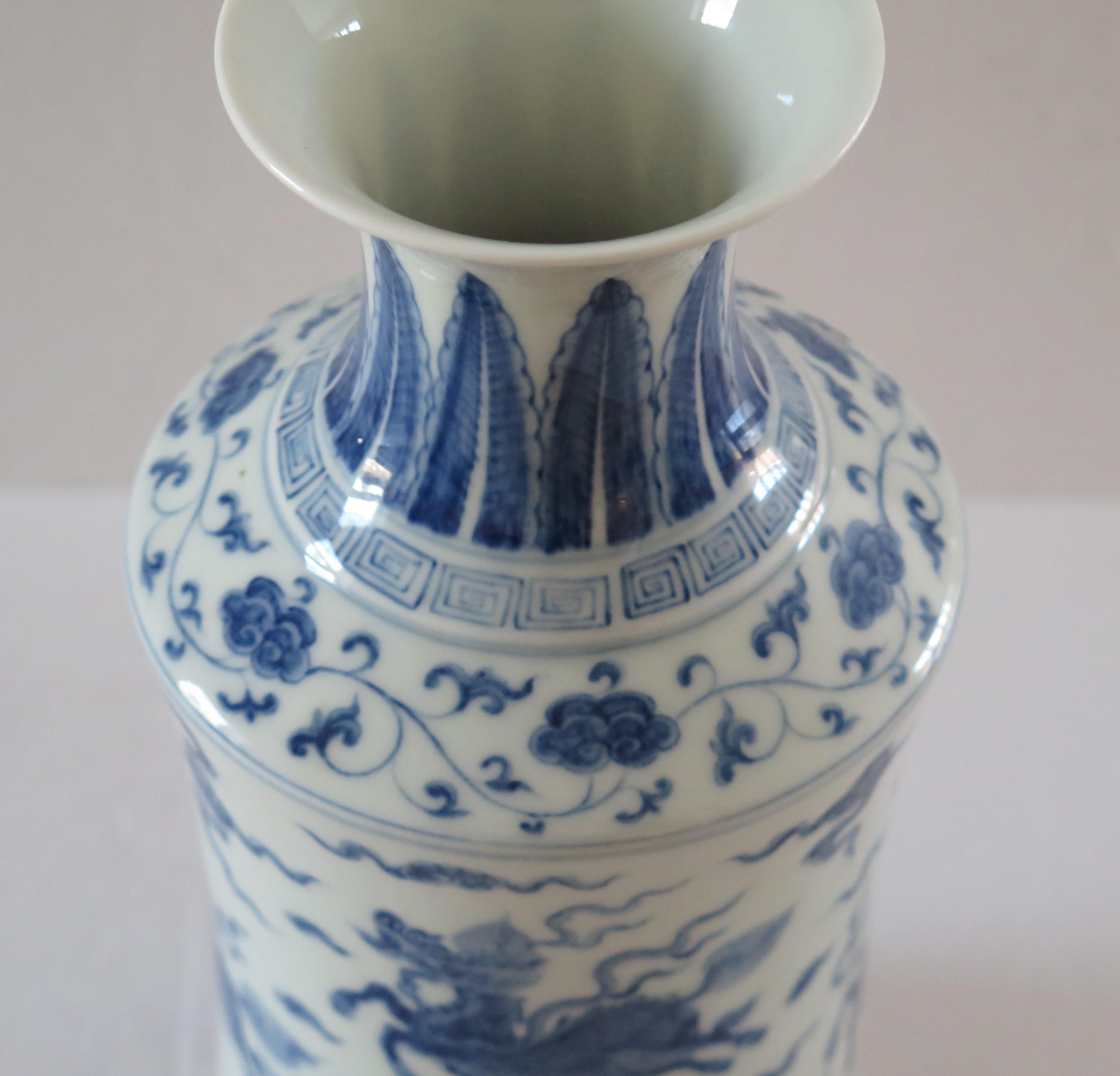 Chinese Export Vase Blue & White porcelain Hand Painted Kylins, Circa 1930 4