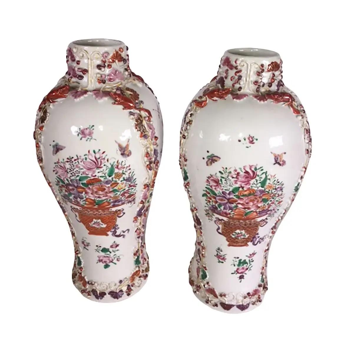 Chinese Export Porcelain Vases with Mice, a Pair For Sale 4