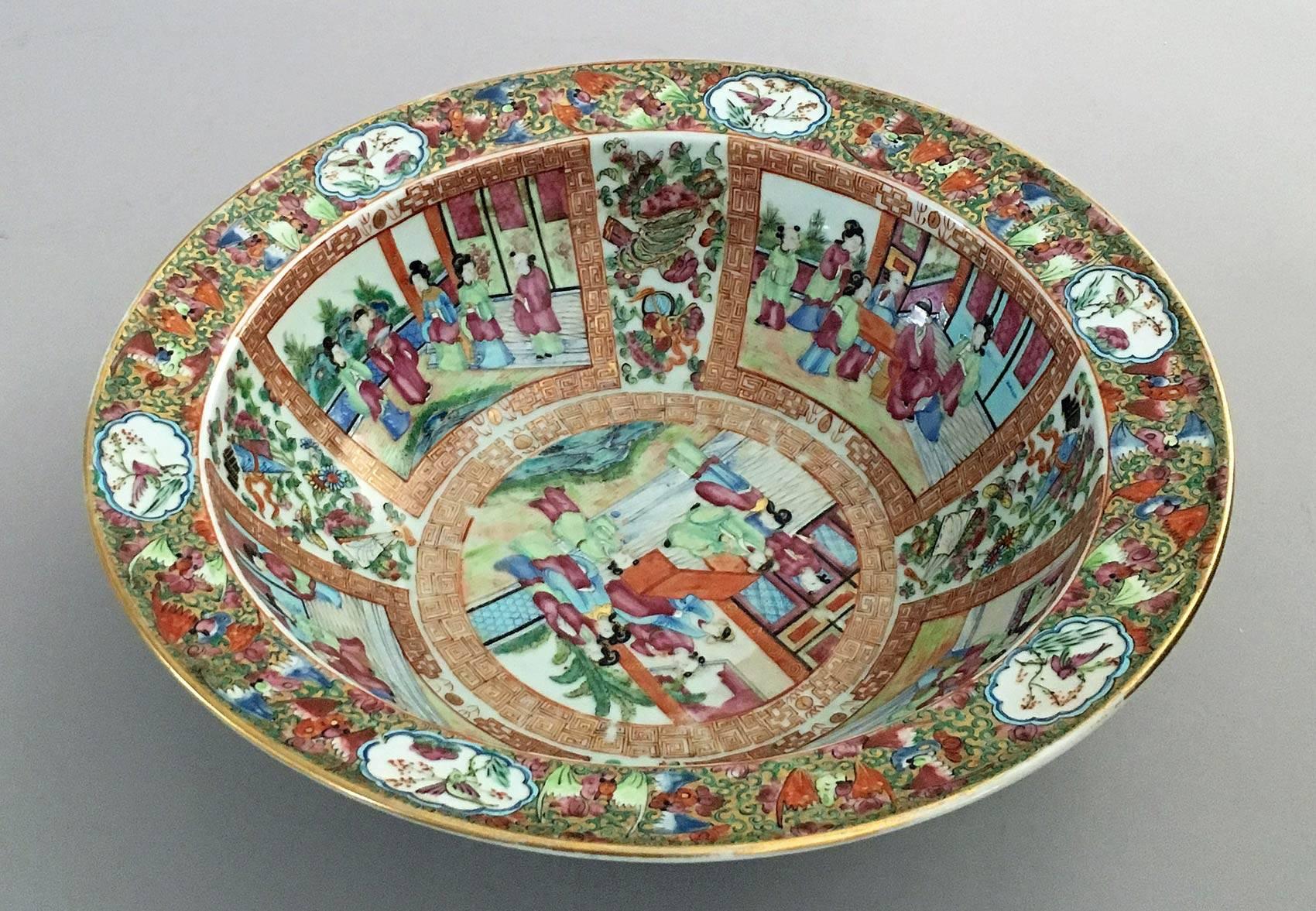 19th Century Chinese Export Qing Dynasty Famille Rose Mandarin Bowl For Sale