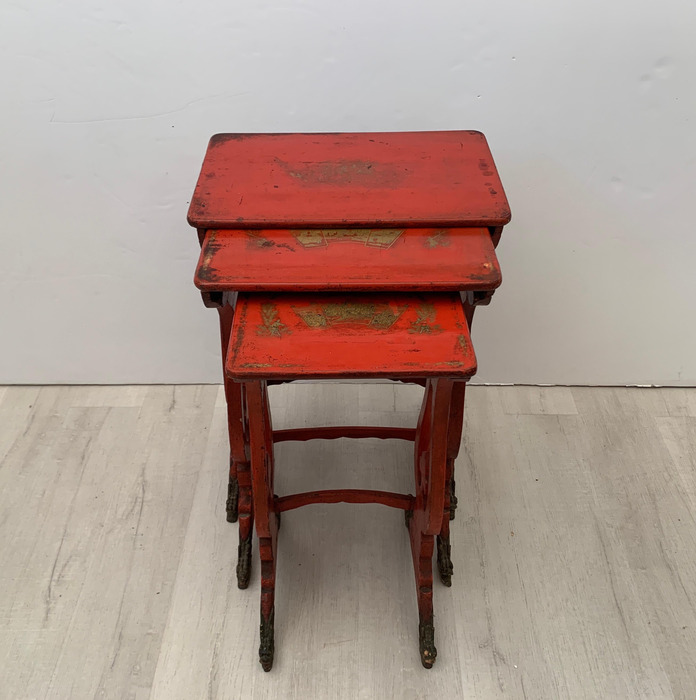 Hand-Carved Chinese Export Red Lacquer and Gilt Nesting Tables, Set of 3, 19th Century