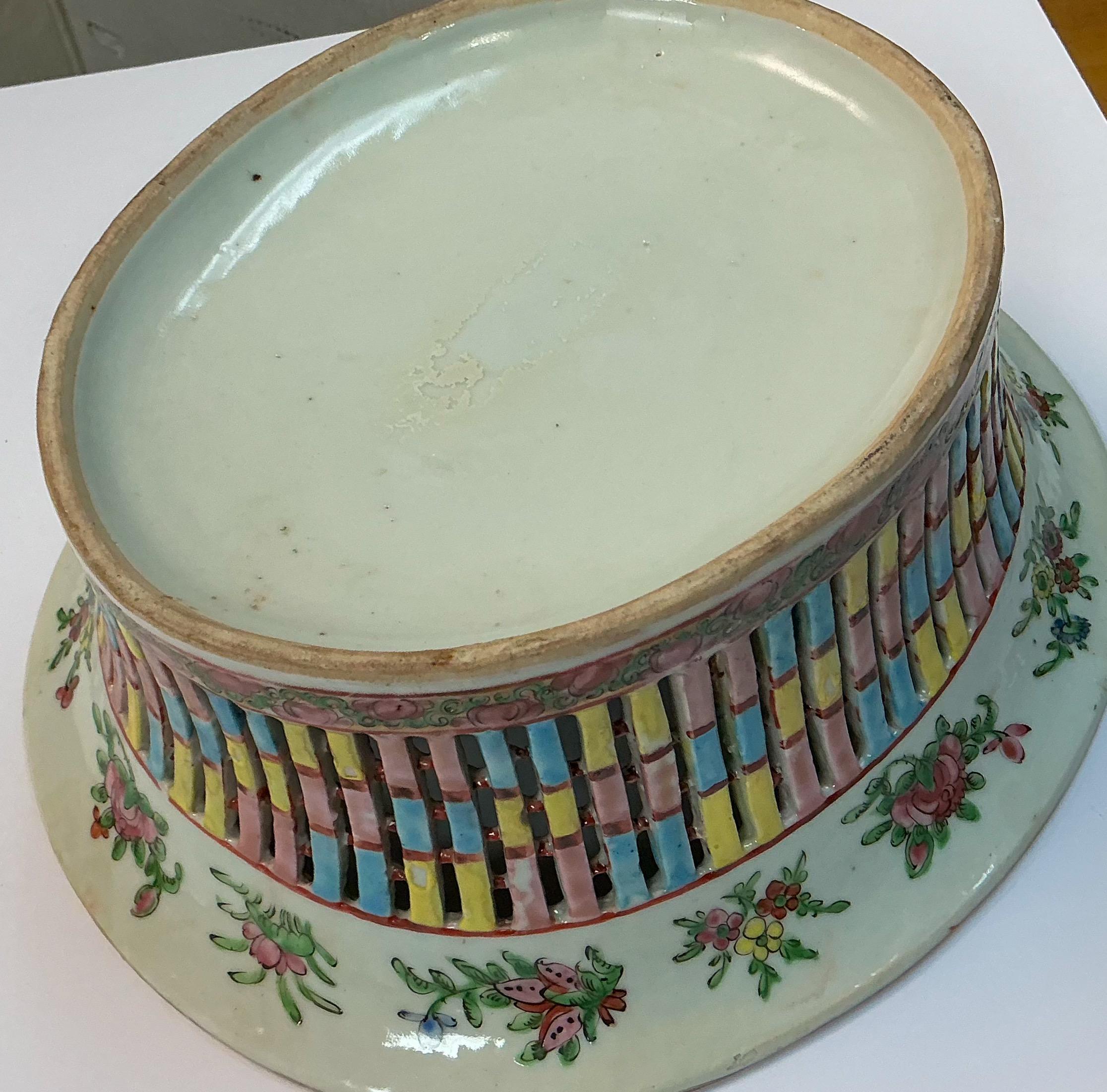 Ceramic Chinese Export Reticulated Rose Medallion Porcelain Pottery Nut Serving Bowl For Sale