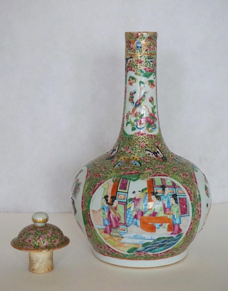 Chinese Export Rose Mandarin Lidded Bottle Vase, Early 19th Century  8