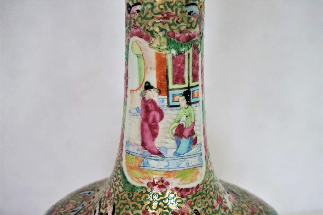 Chinese Export Rose Mandarin Lidded Bottle Vase, Early 19th Century  5