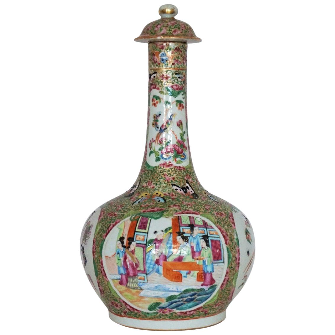 Chinese Export Rose Mandarin Lidded Bottle Vase, Early 19th Century For Sale
