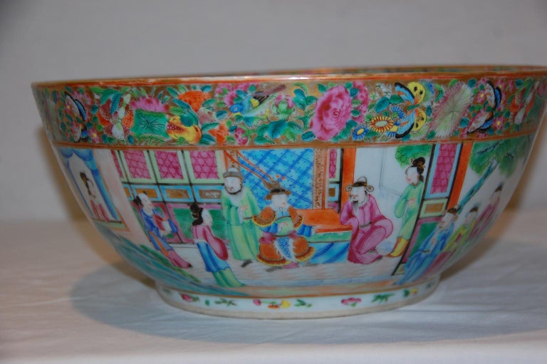 19th Century Chinese Export Rose Mandarin Punch Bowl, circa 1840 For Sale