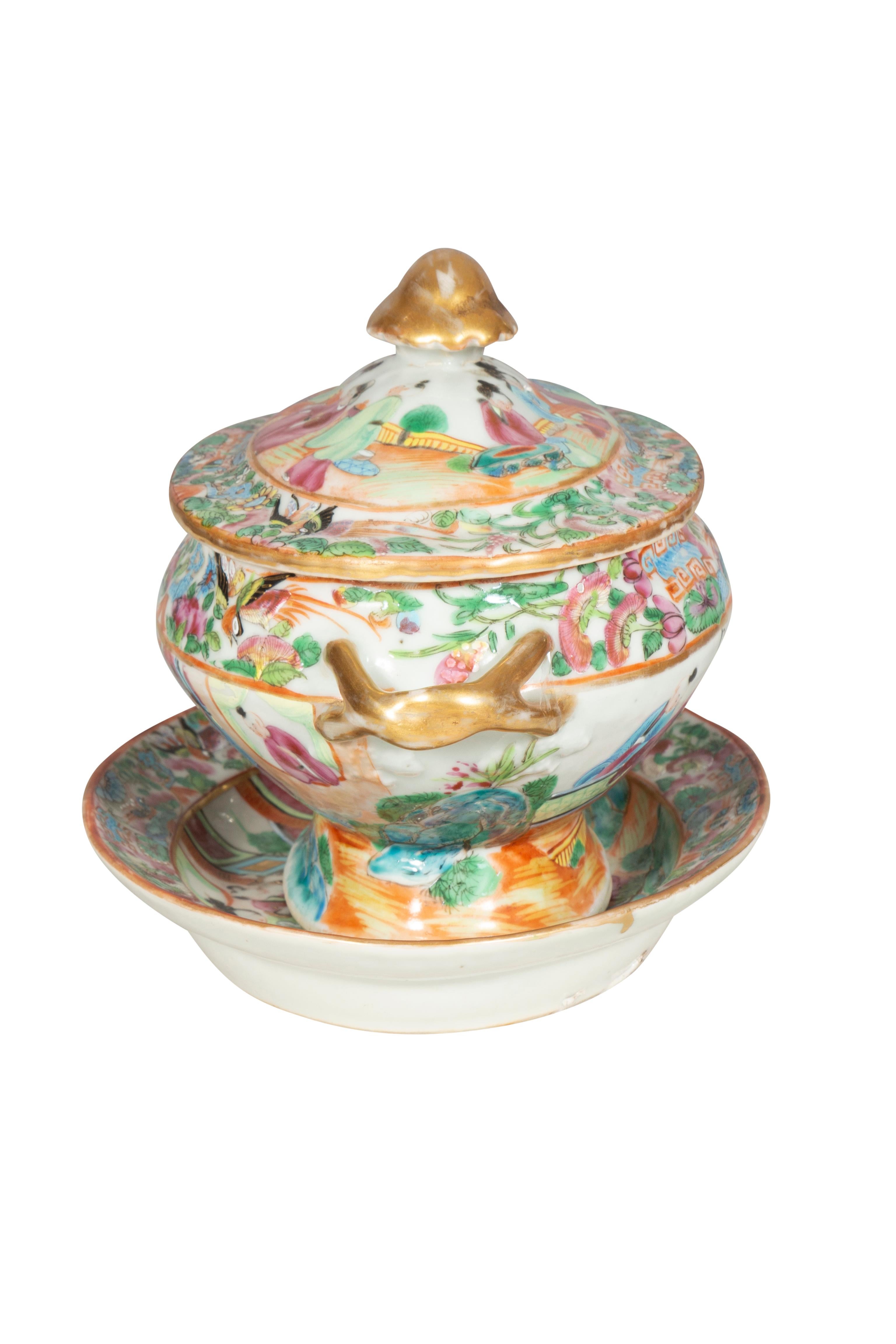 Chinese Export Rose Mandarin Sauce Tureen And Underplate In Good Condition For Sale In Essex, MA