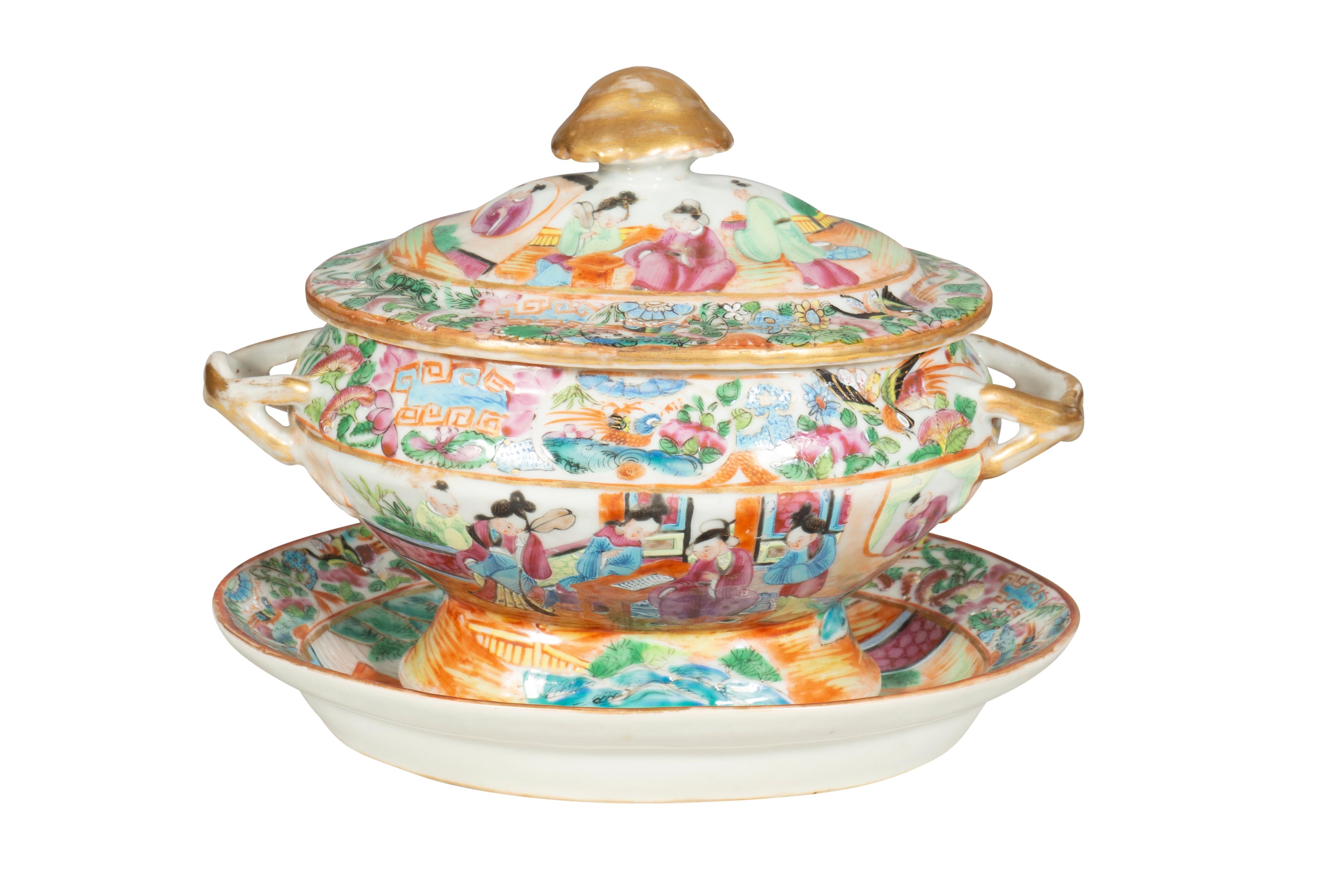 Mid-19th Century Chinese Export Rose Mandarin Sauce Tureen And Underplate For Sale